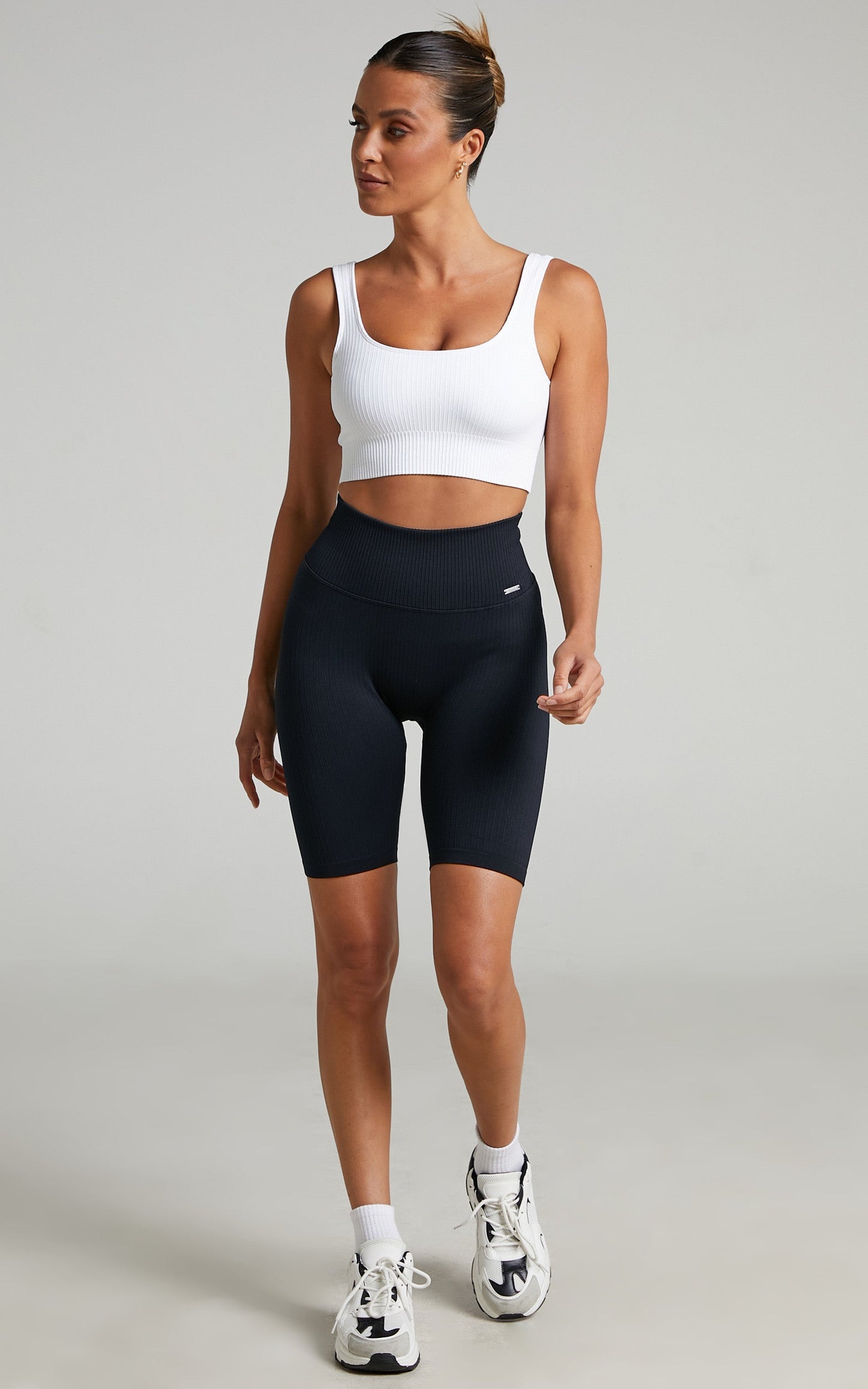 Aim'n - RIBBED SEAMLESS BIKER SHORTS in Black
