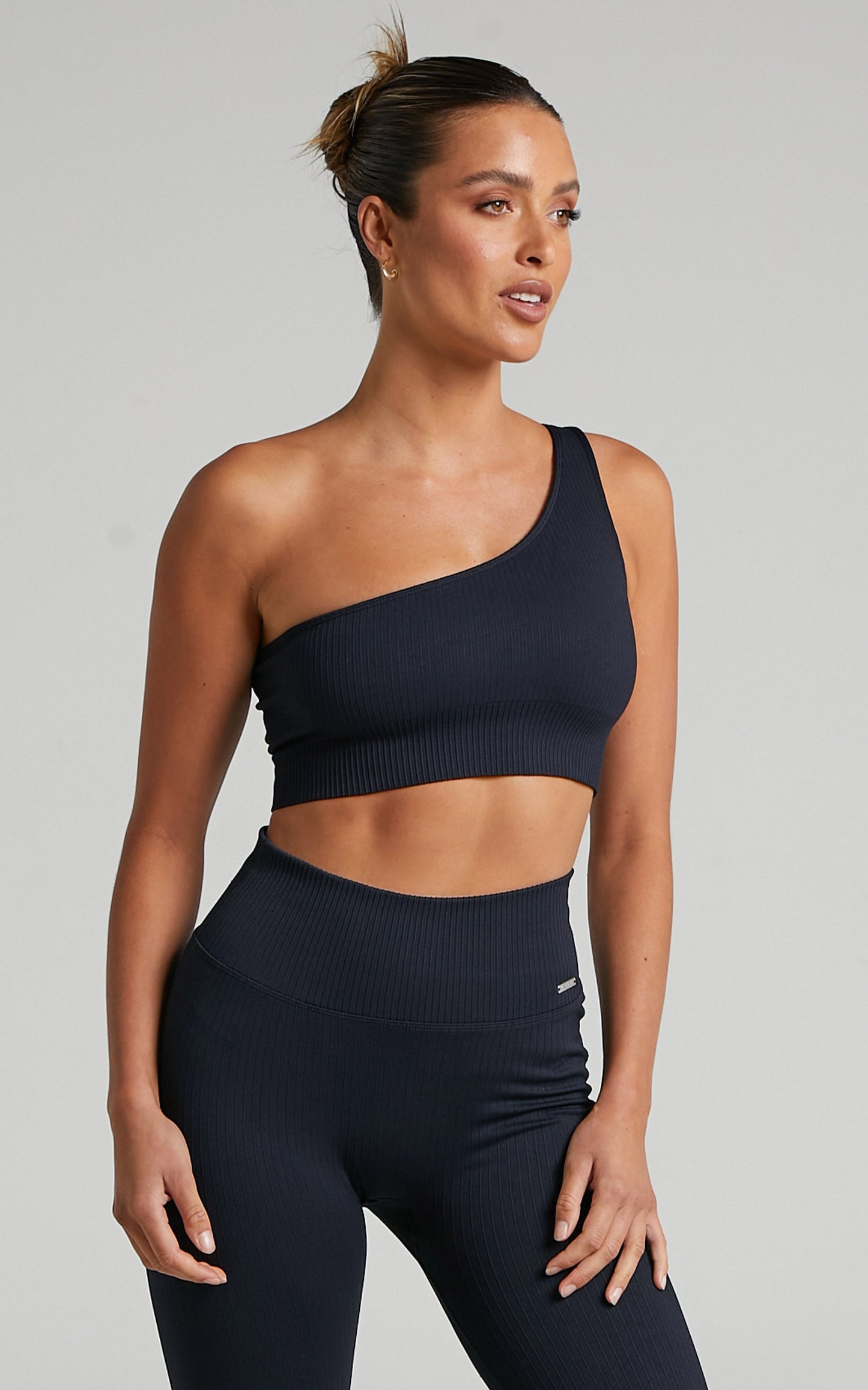 Aim'n - RIBBED SEAMLESS SINGLE STRAP BRA in Black