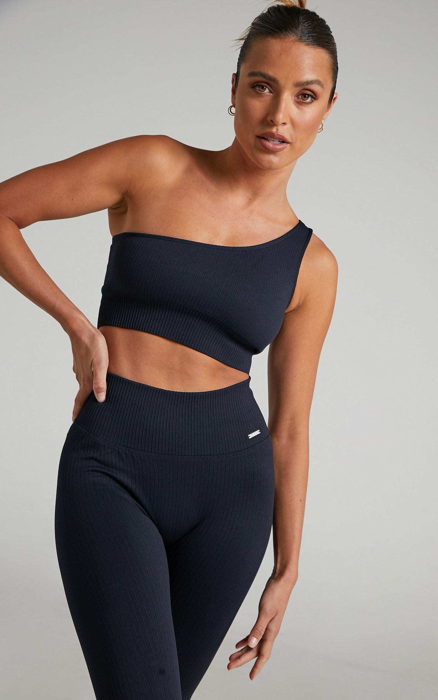 Aim'n - RIBBED SEAMLESS SINGLE STRAP BRA in Black
