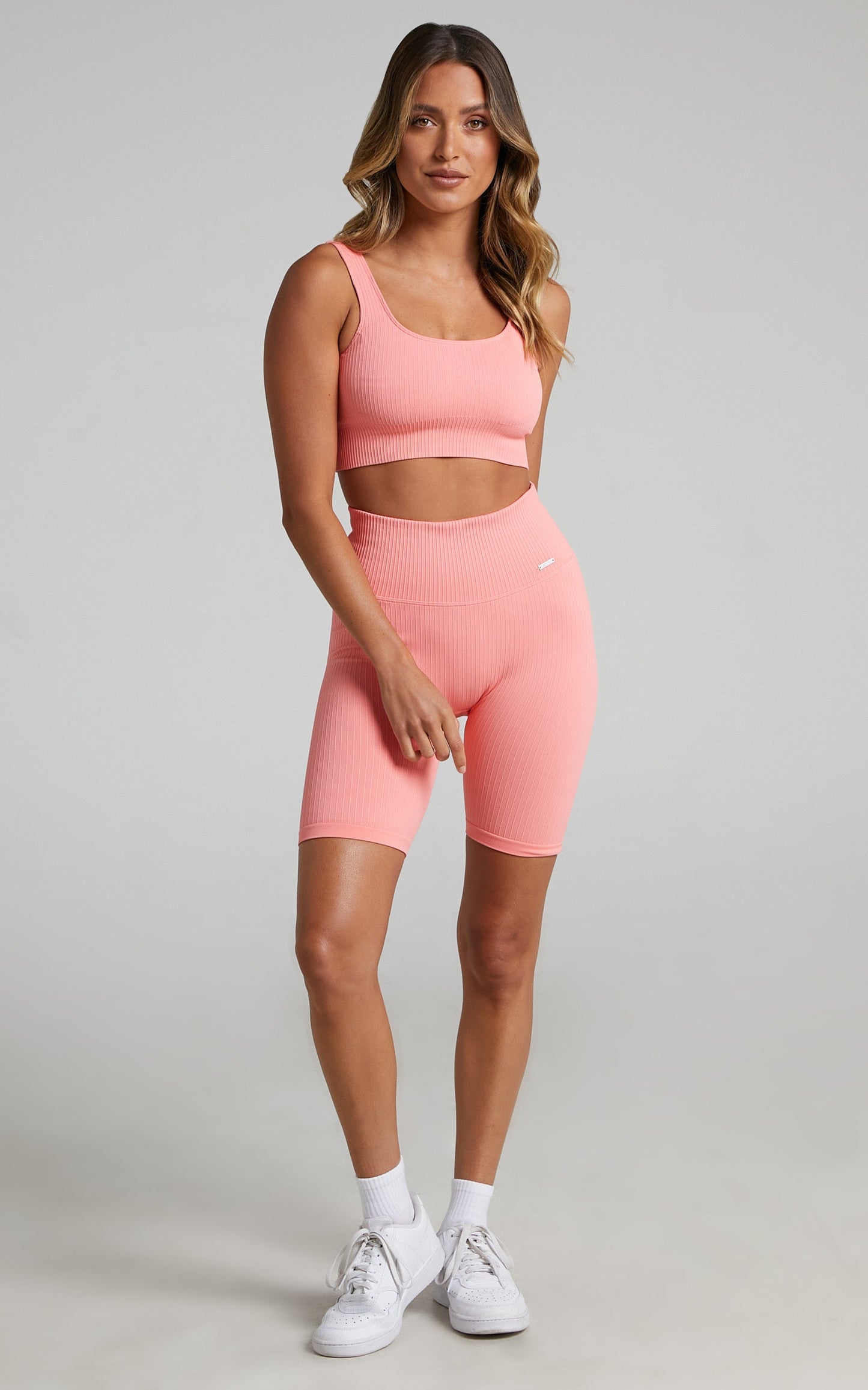 Aim'n - RIBBED SEAMLESS BIKER SHORTS in Coral