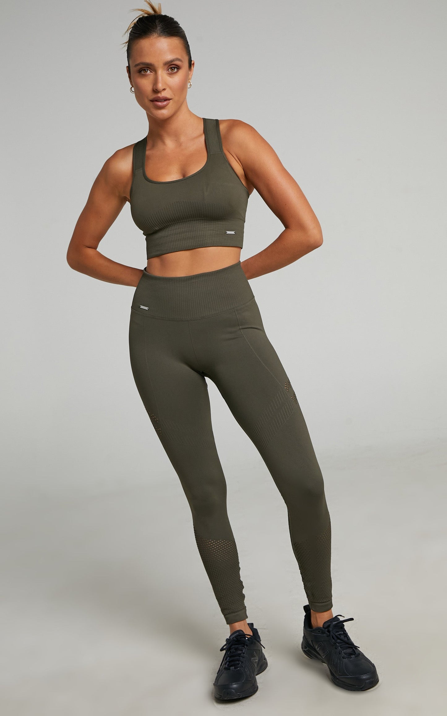 Aim'n - STATEMENT SEAMLESS TIGHTS in Khaki