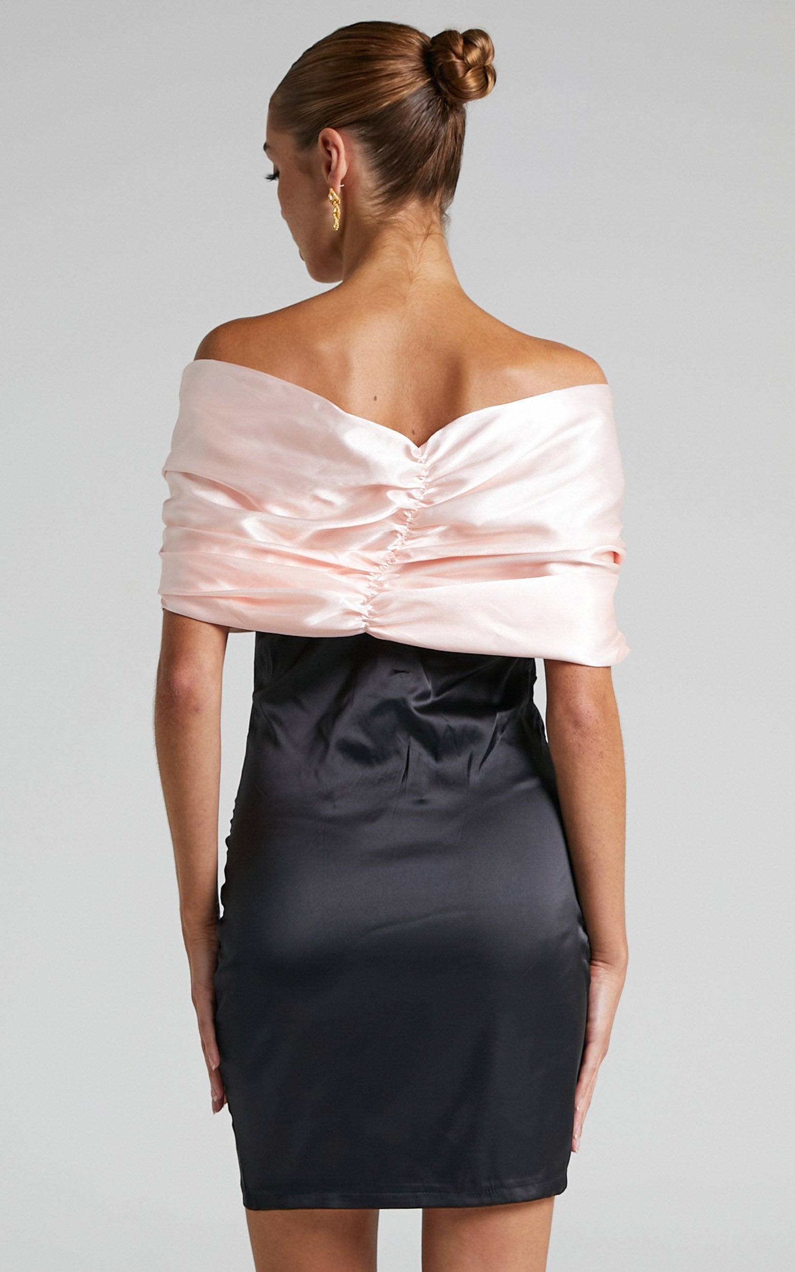 Verlyn Off Shoulder Statement Bow Satin Mini Dress in Black/Pink