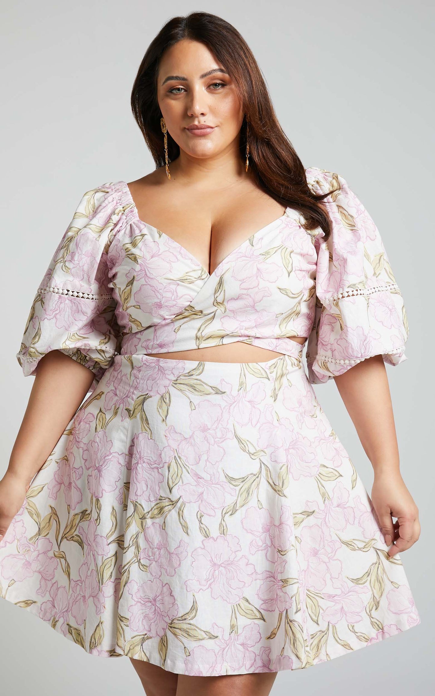 Amalie The Label - Adora Linen Look Blend Gathered Cross Front Fit and Flare Mini Dress in Isia Floral