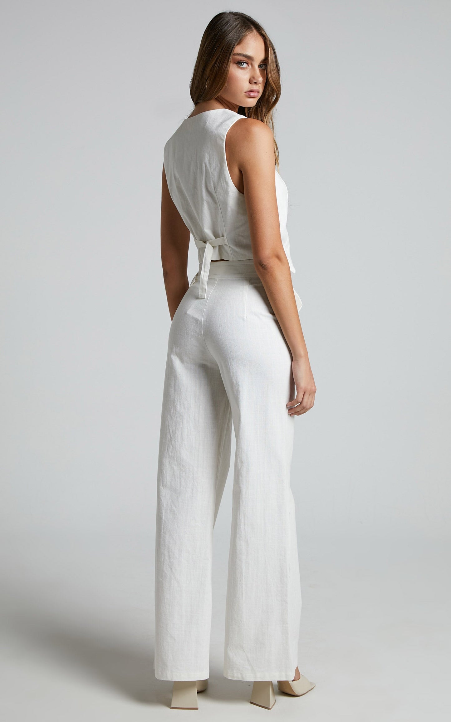 Amalie The Label - Linen Blend Waisted Aihra Adjustable Side Tailored Wide Leg Pants in White