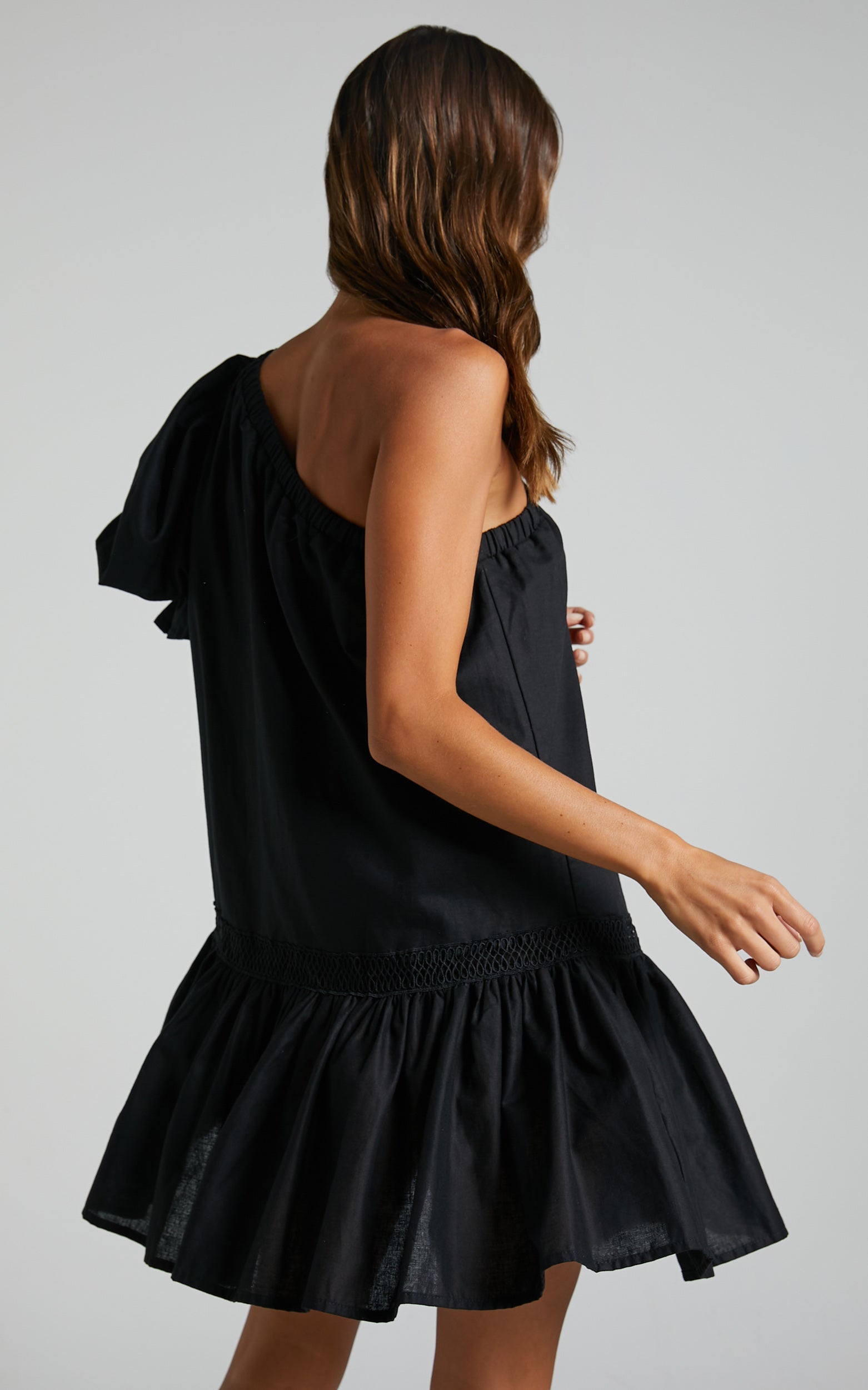 Amalie The Label - Aimi Linen Blend One Shoulder Puff Sleeve Mini Dress in Black