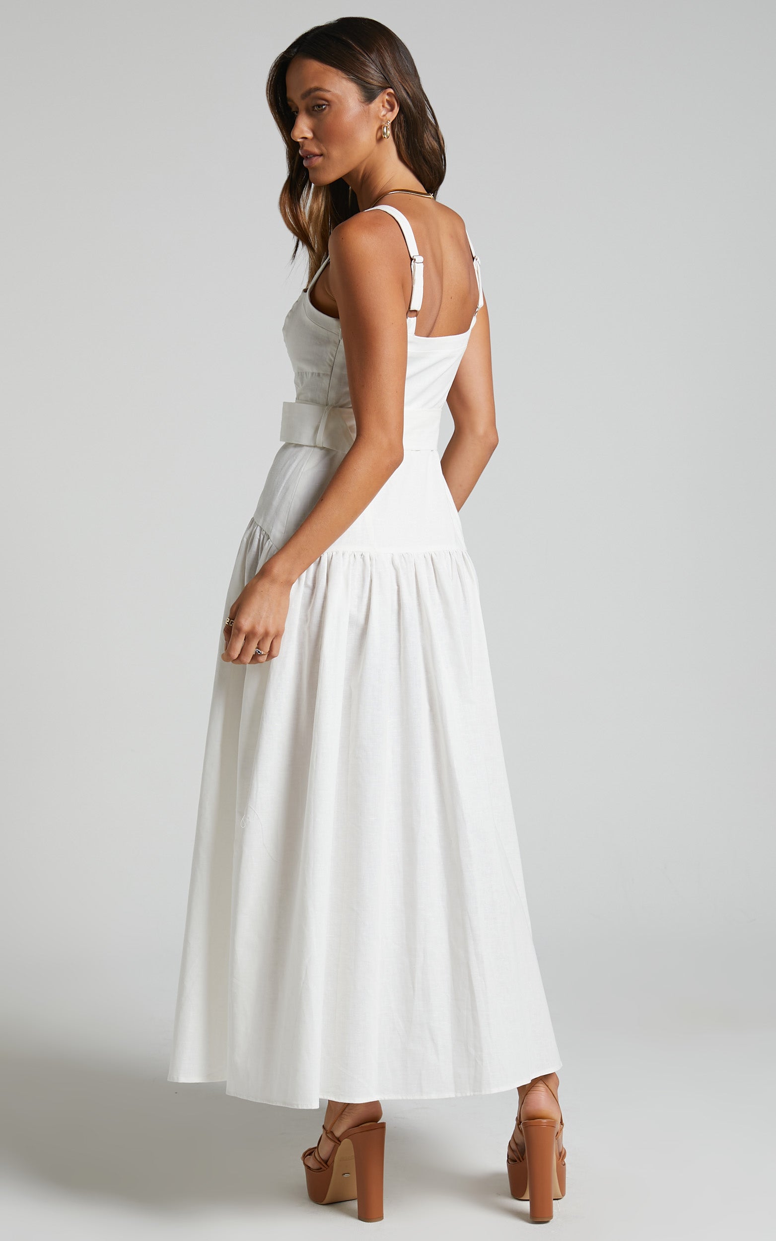Amalie The Label - Elinora Linen Look Blend Belted Panelled Midi Dress in White