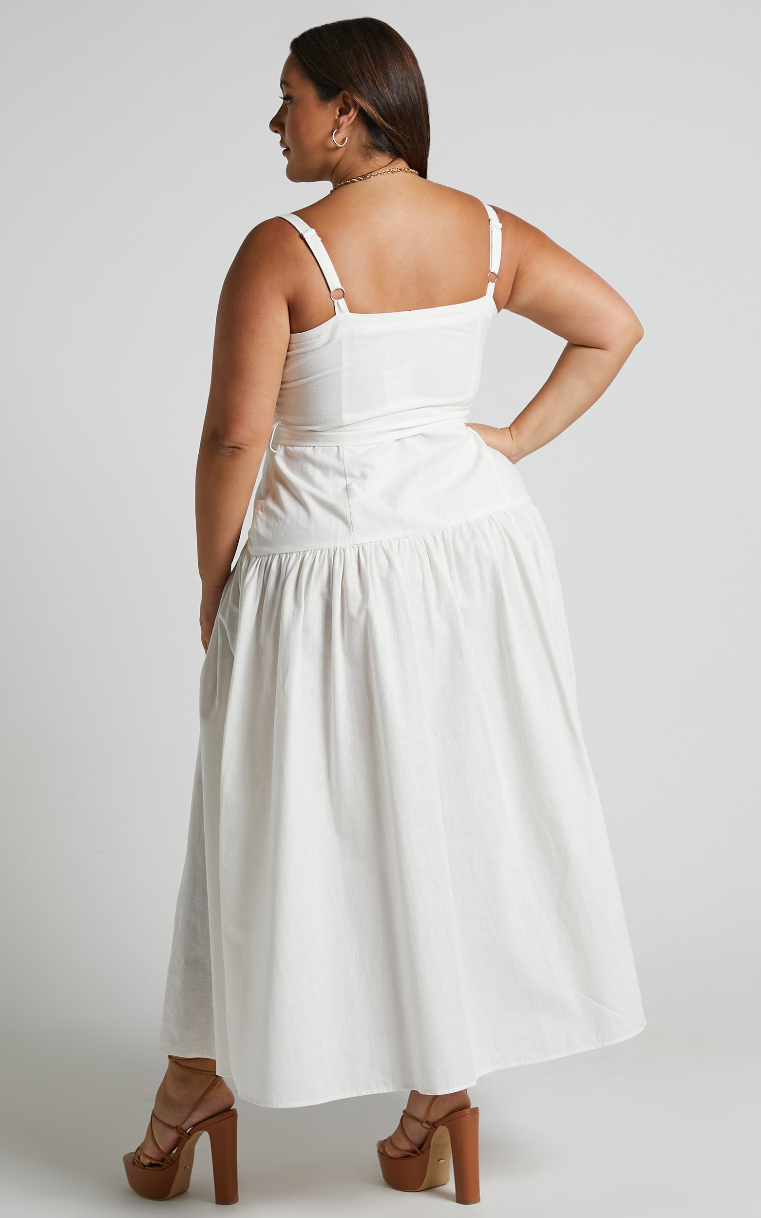 Amalie The Label - Elinora Linen Look Blend Belted Panelled Midi Dress in White