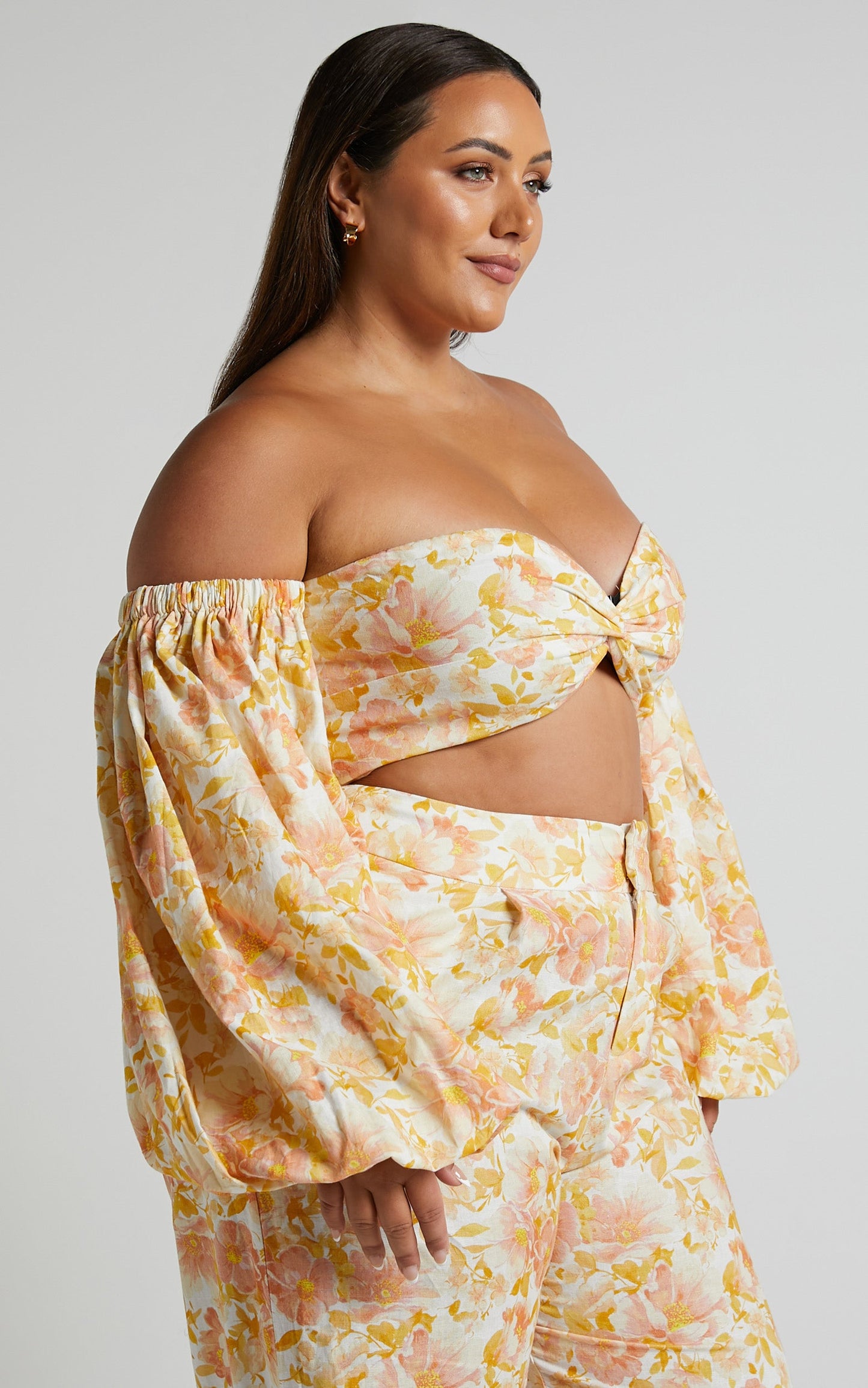 Amalie The Label - Emerita Linen Blend Off Shoulder Puff Sleeve Twist Crop Top in Sierra Floral