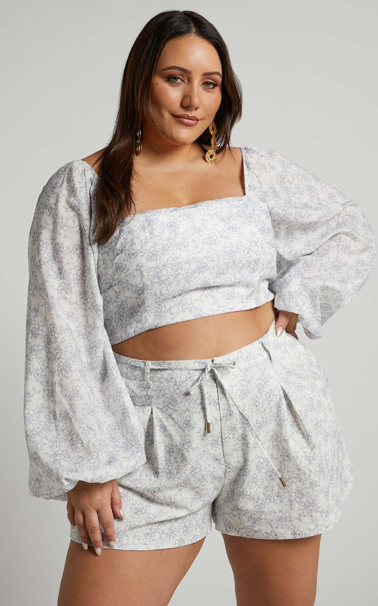 Amalie The Label - Linen Look Blend High Waisted Tailored Shorts in Dolce Fleur
