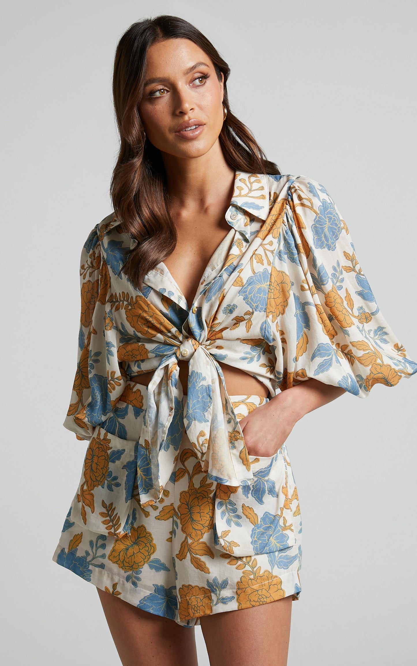 Amalie The Label - Kimmella Tailored High Waisted Shorts in Valencia Floral