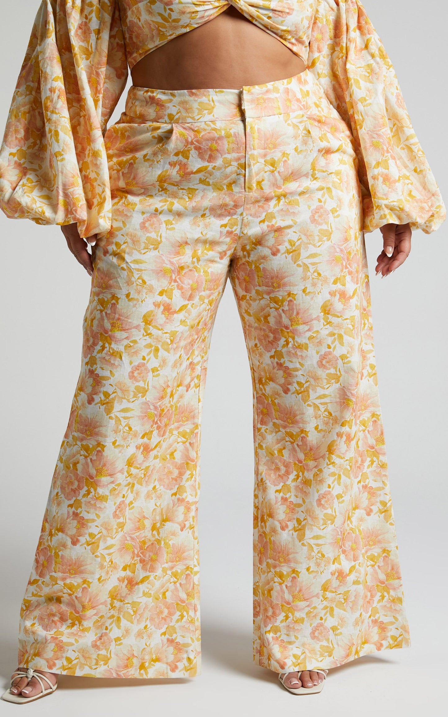 Amalie The Label - Lorete Linen Blend High Rise Wide Leg Pants in Sierra Floral
