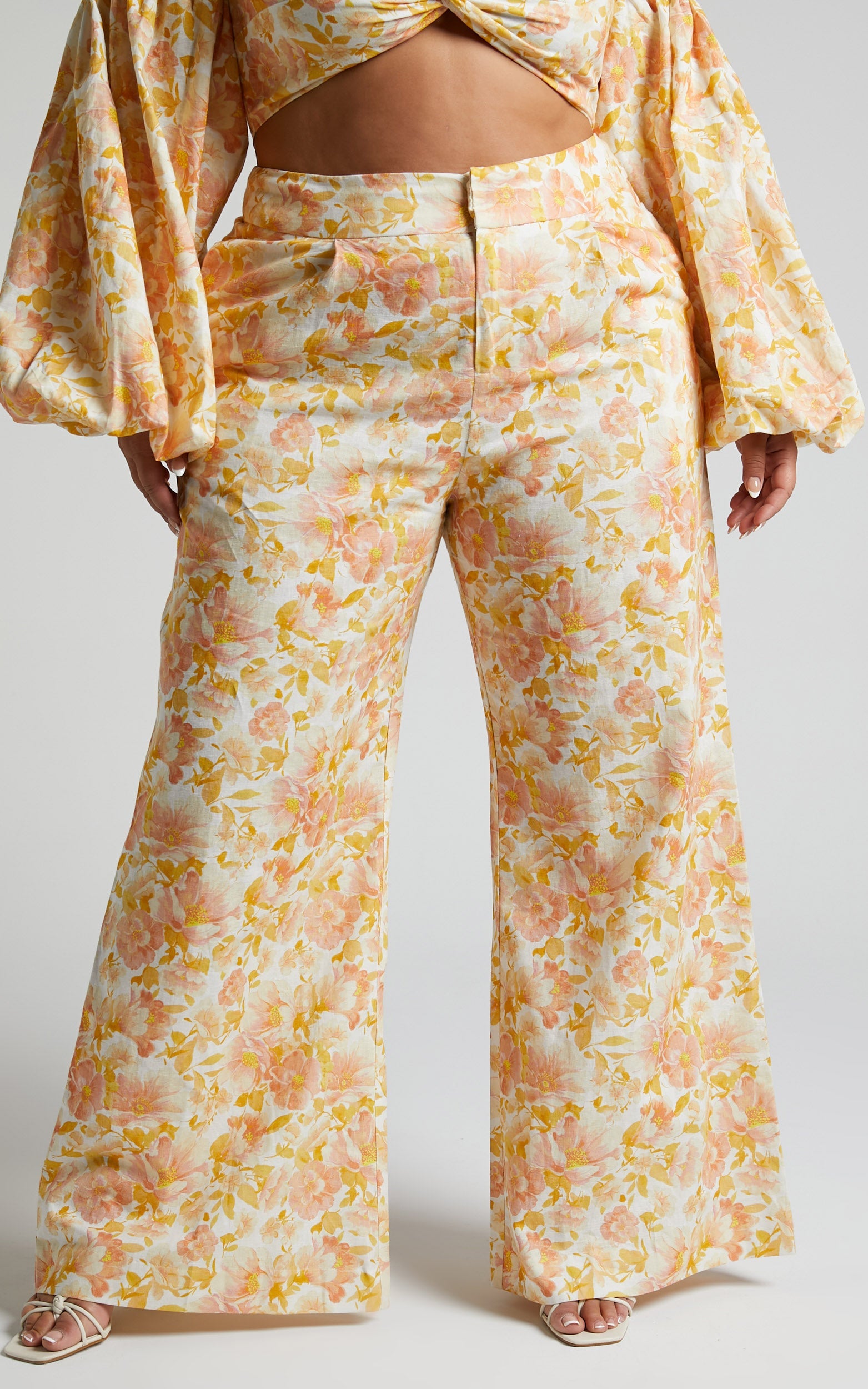 Amalie The Label - Lorete Linen Blend High Rise Wide Leg Pants in Sierra Floral