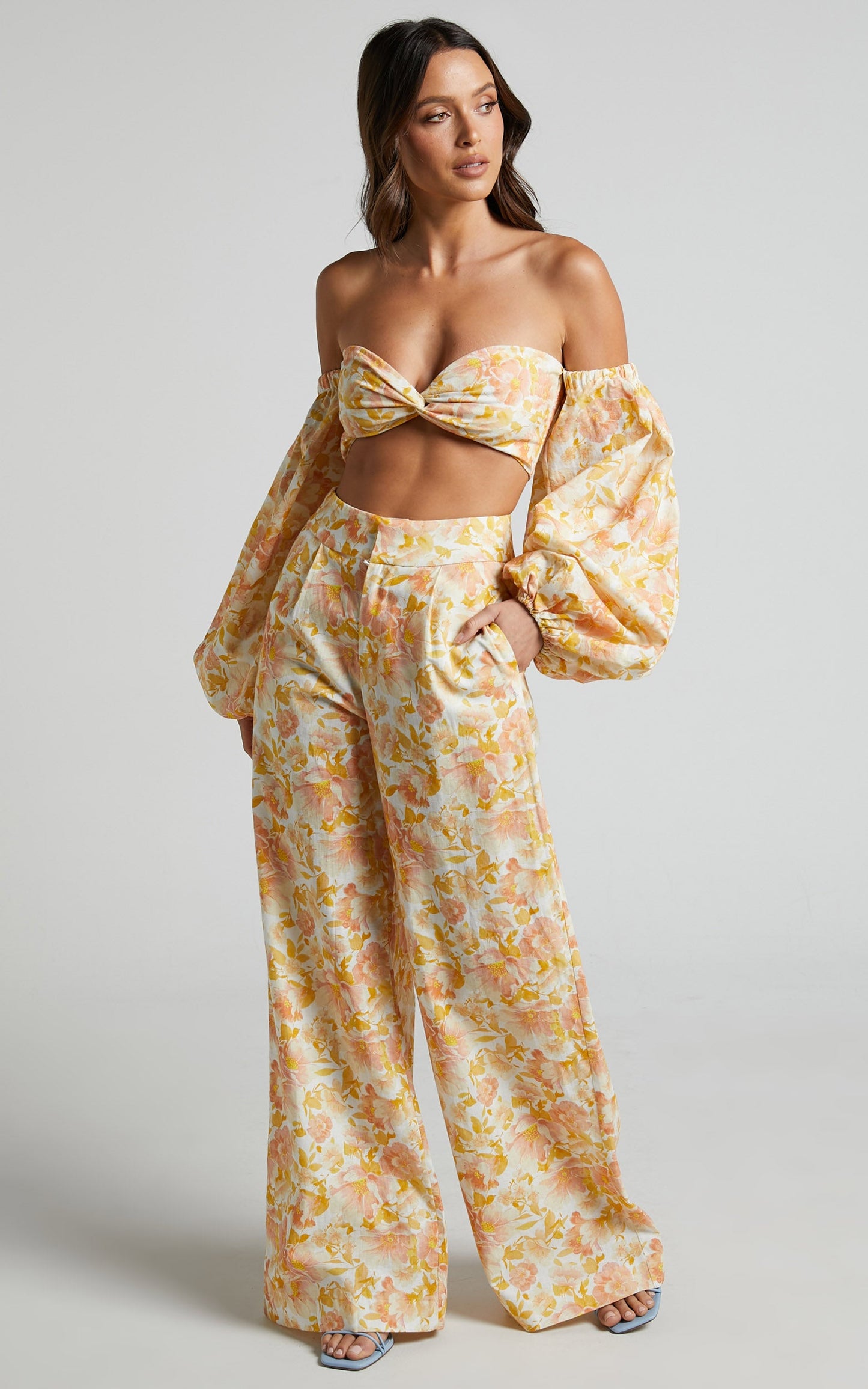 Amalie The Label - Lorete Linen Blend High Rise Wide Leg Pants in Sierra Floral