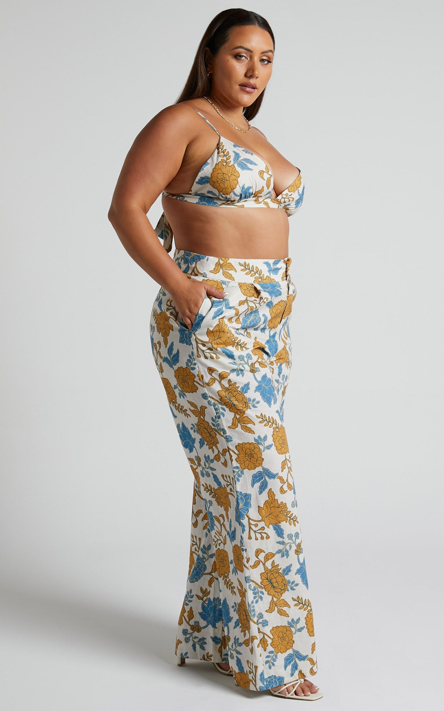 Amalie The Label - Lorete Linen Blend High Rise Wide Leg Pants in Valencia Floral