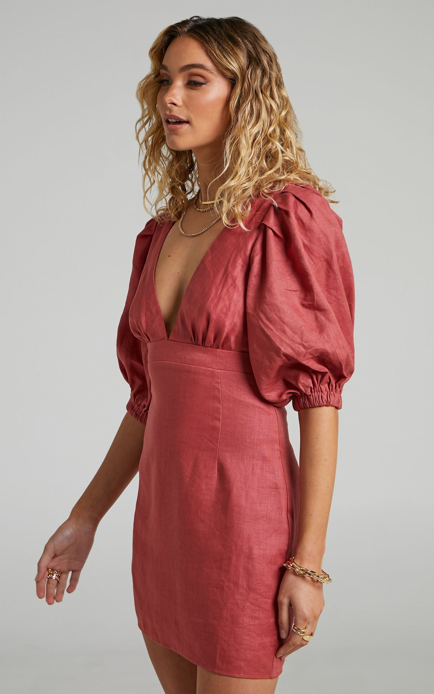 Amalie The Label - Mikaelle Linen Puff Sleeve Open Back Bodycon Mini Linen Dress in Burnt Rose