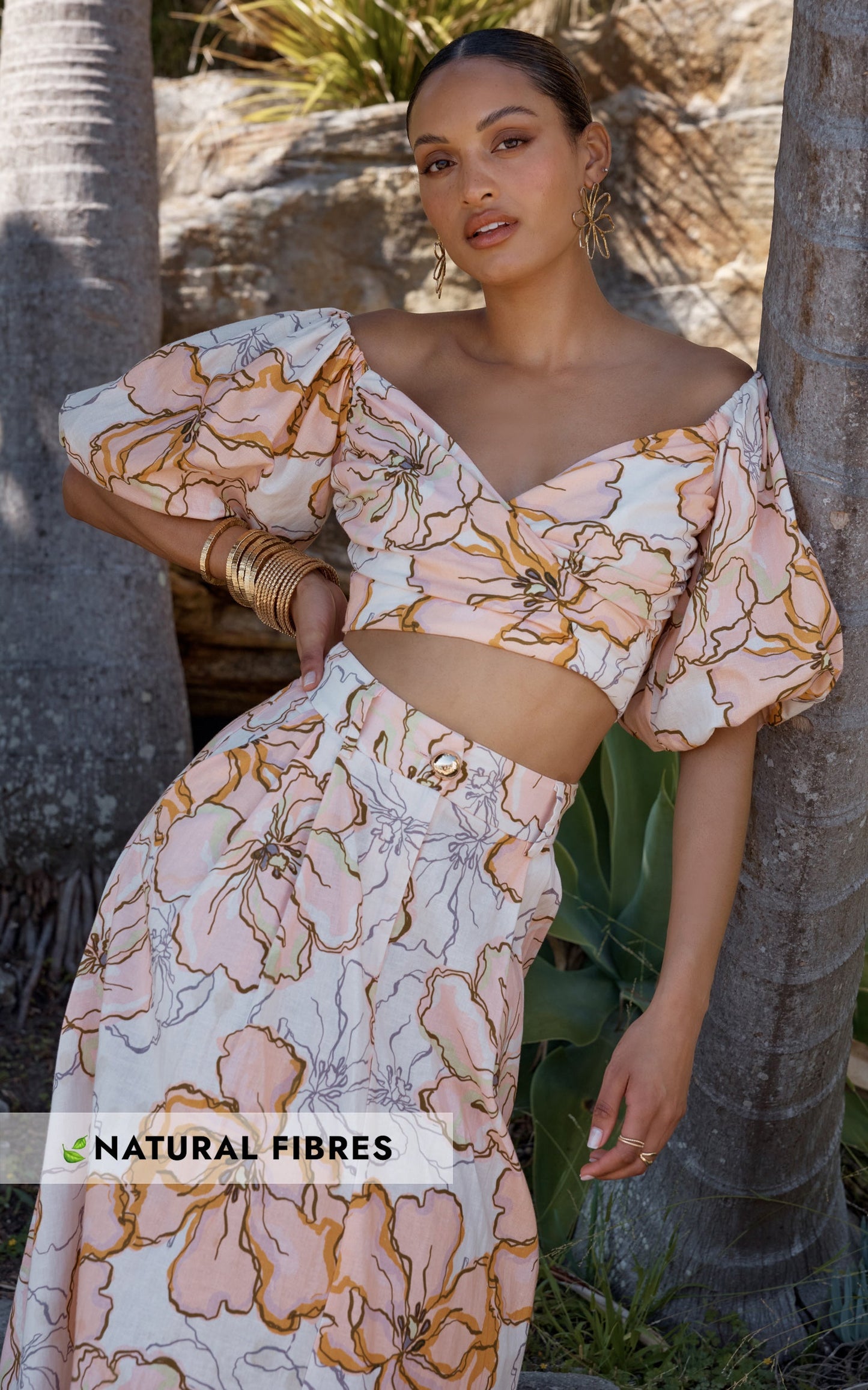 Amalie The Label - Alizee Linen Look Blend Sweetheart Short Puff Sleeve Crop Top in Maison Fleur