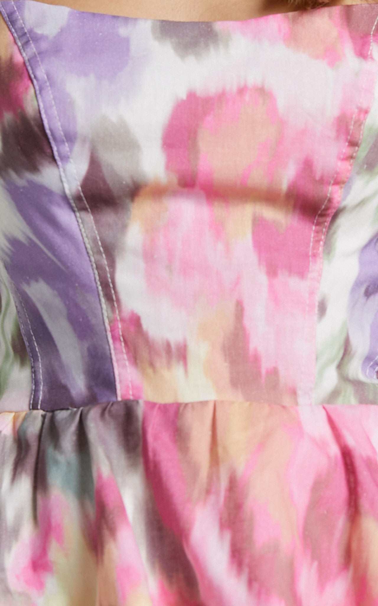 Amalie The Label - Solene Linen Look Blend Scoop Neck Fitted Peplum Top in Montreuil Print