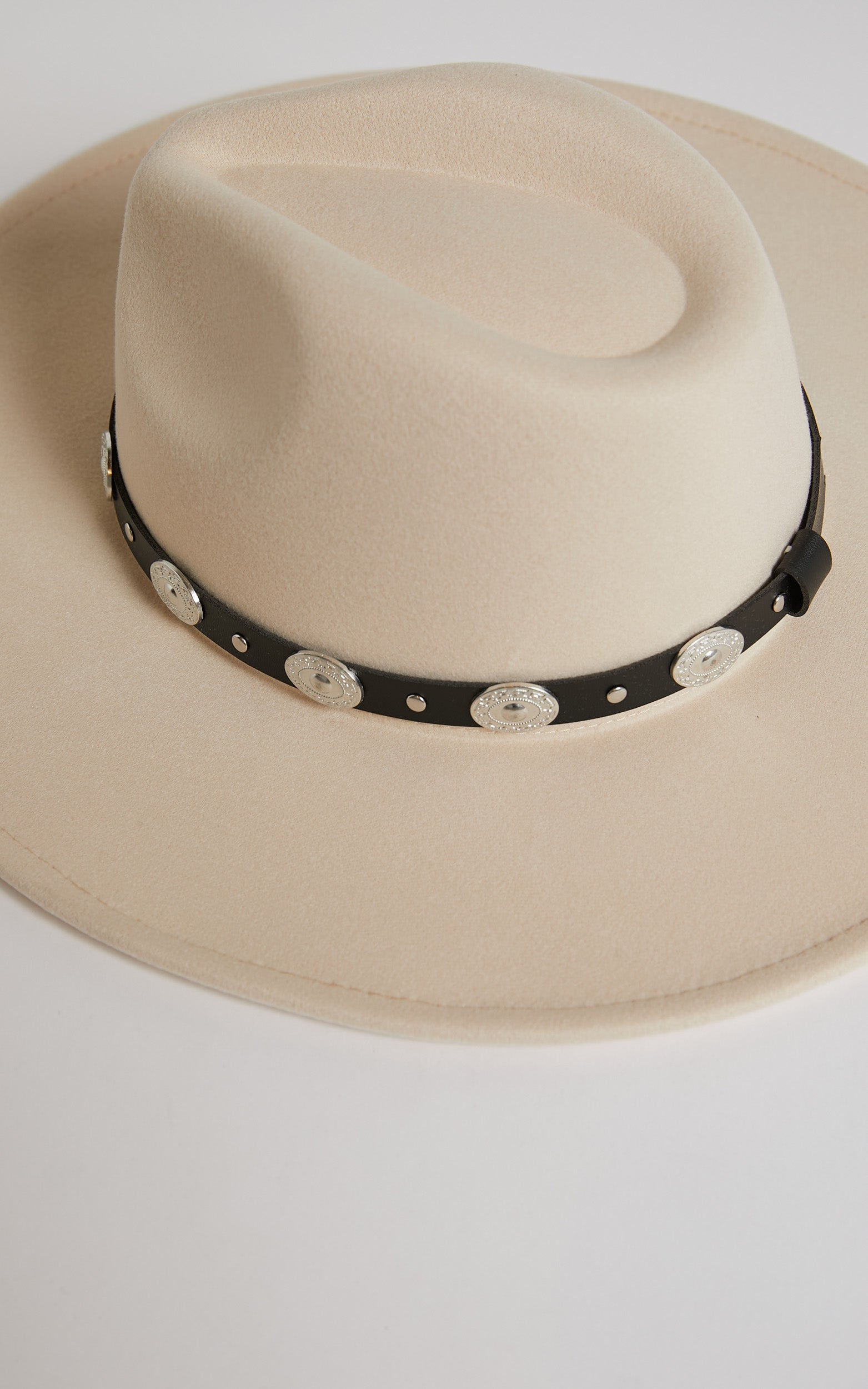 Avellana Hat in Cream