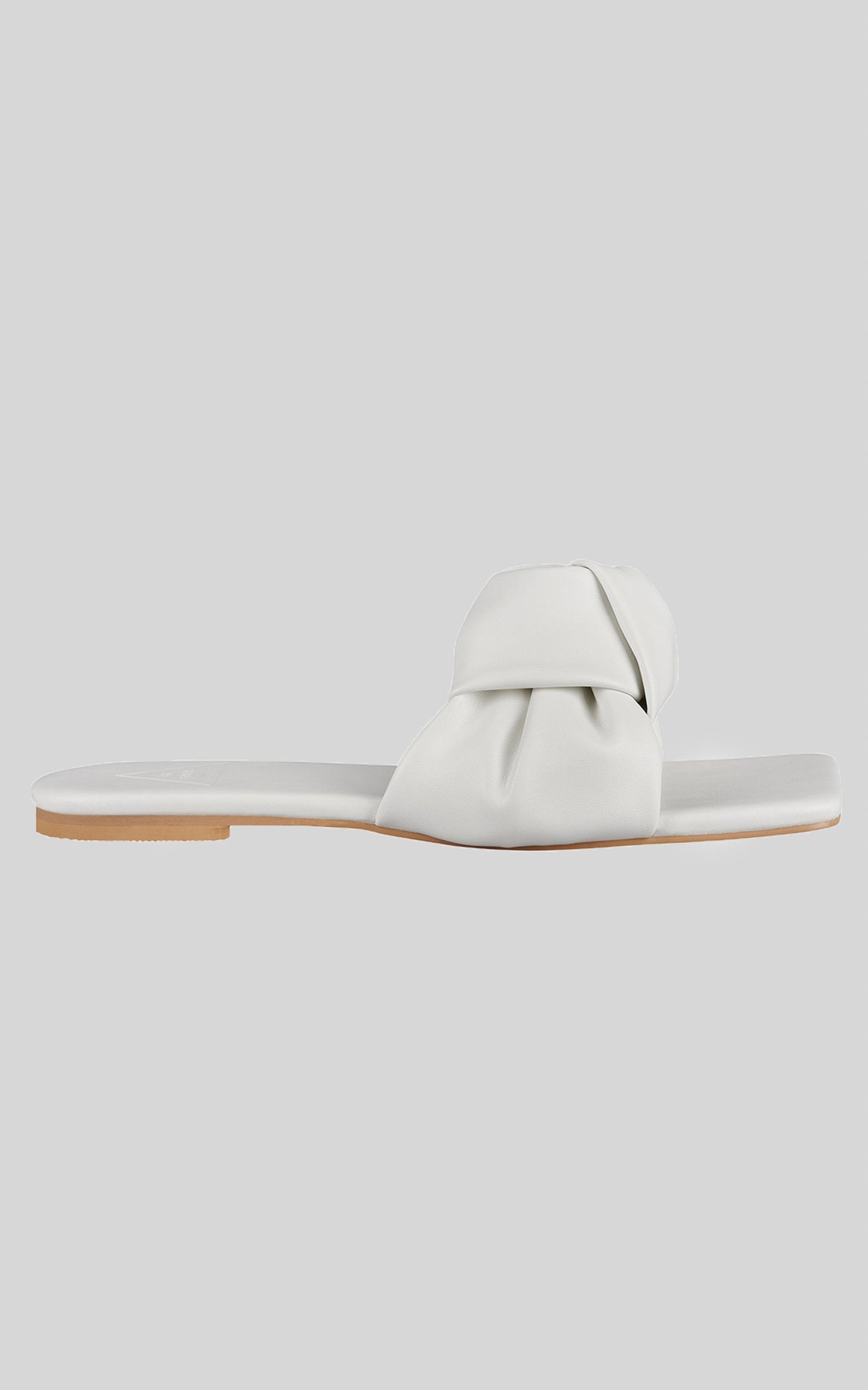 St Sana - Avery Slides in White