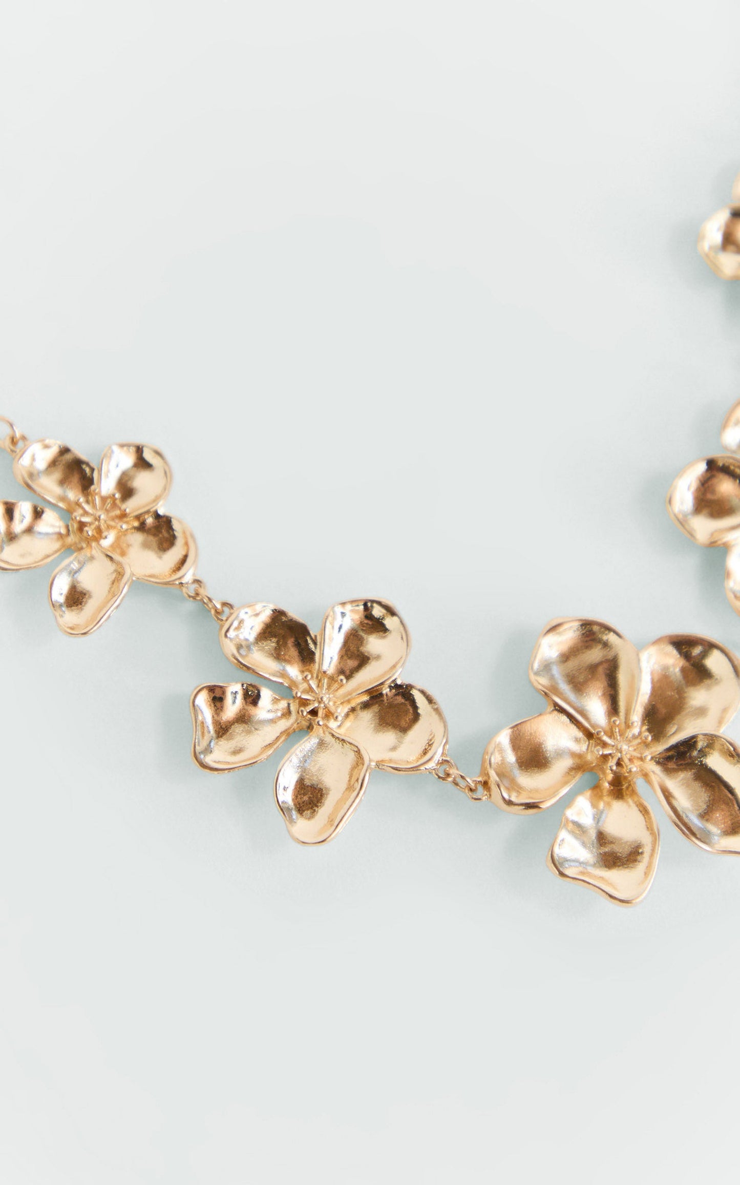 Ayla Flower Necklace in Gold