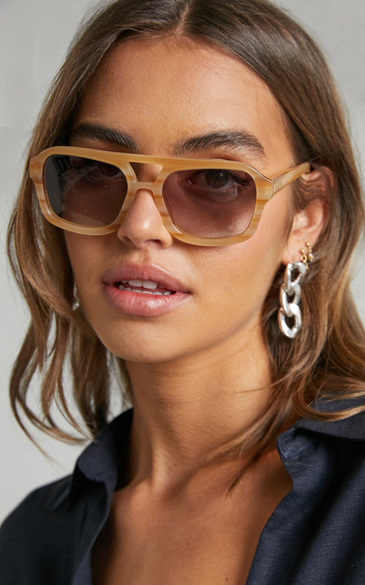 BANBE EYEWEAR - THE MOSS in Sand Tort-Oat Fade