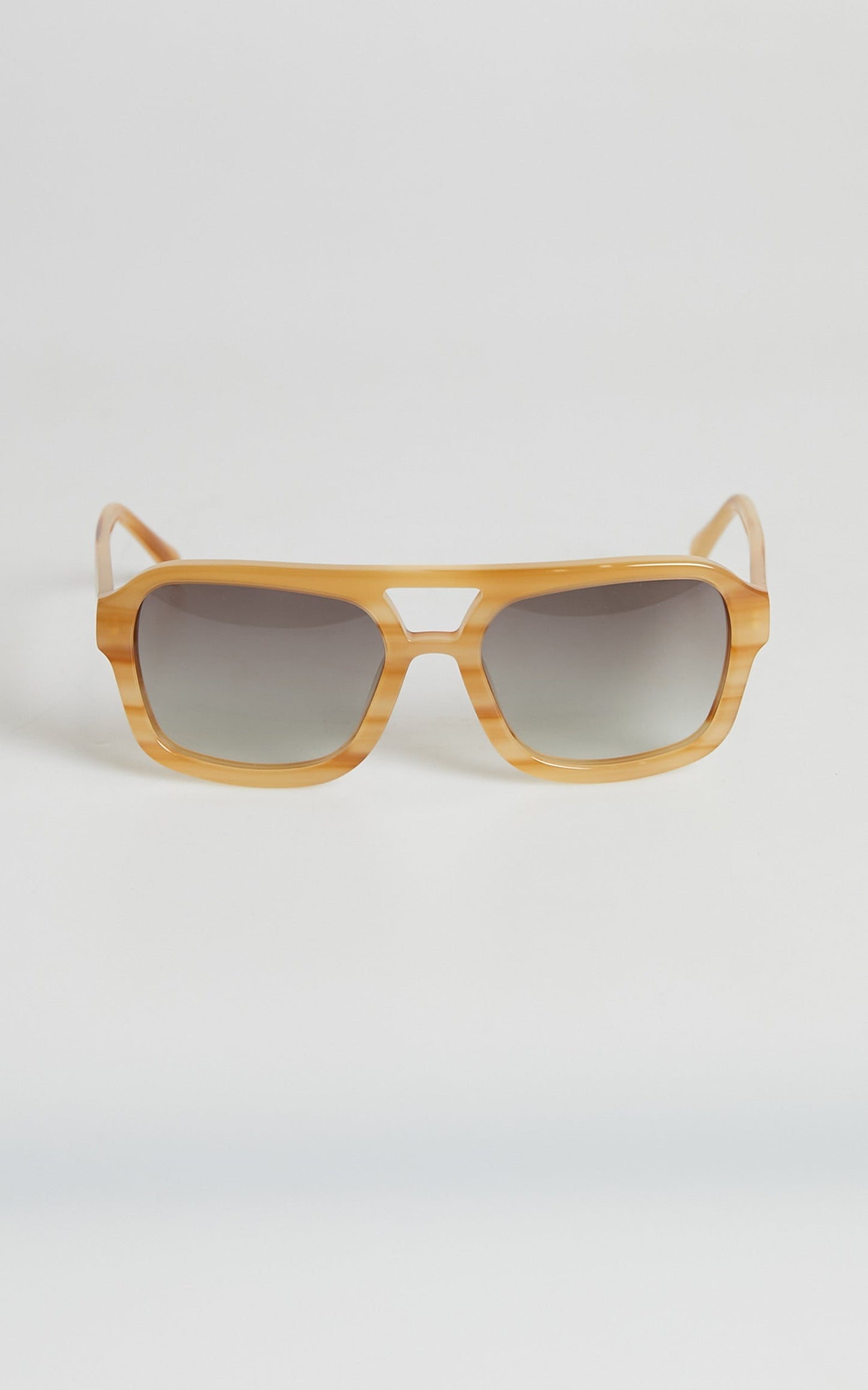 BANBE EYEWEAR - THE MOSS in Sand Tort-Oat Fade