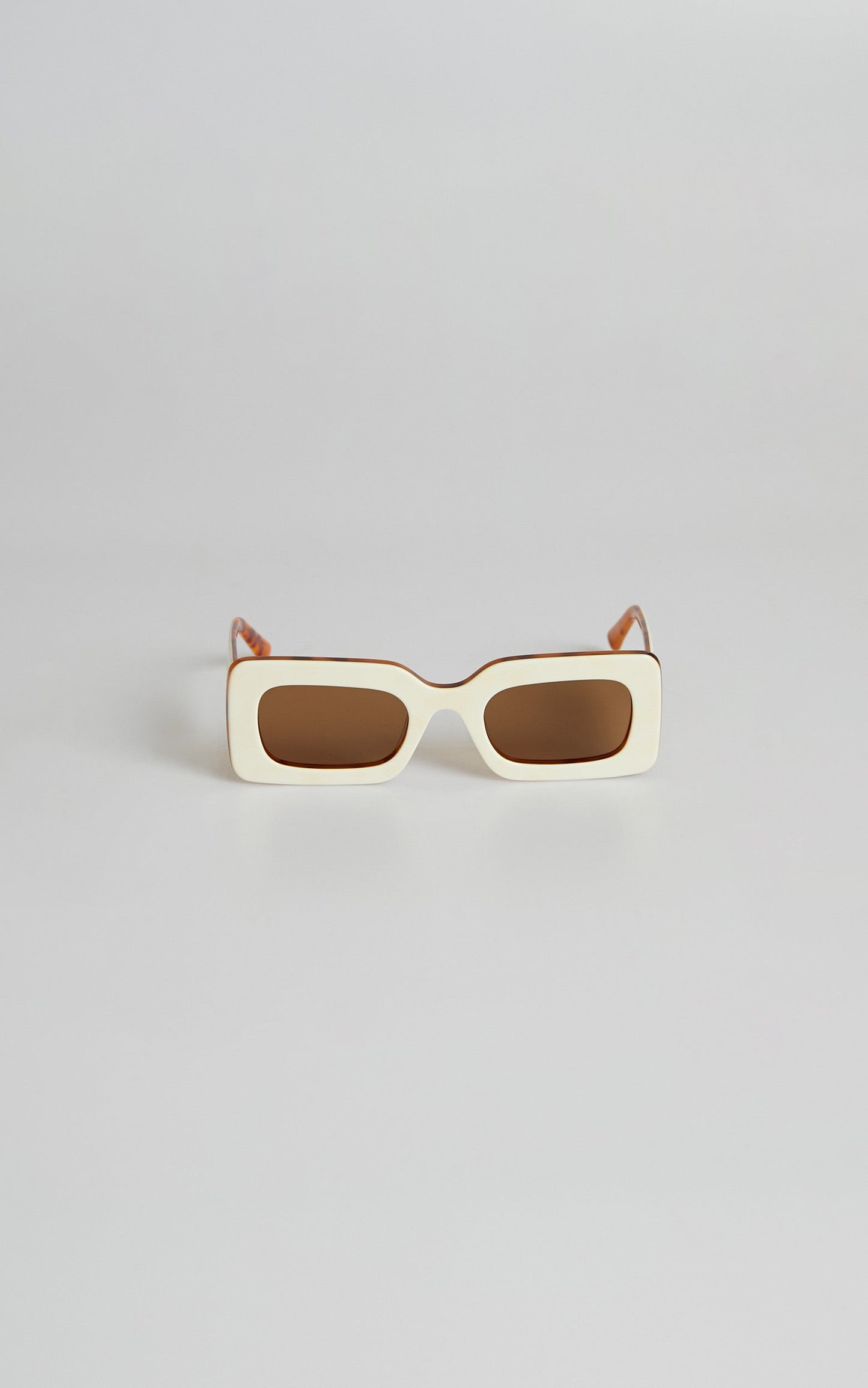 Banbe Eyewear - The Jones Sunglasses in Ivory/Maple Tort-Brown