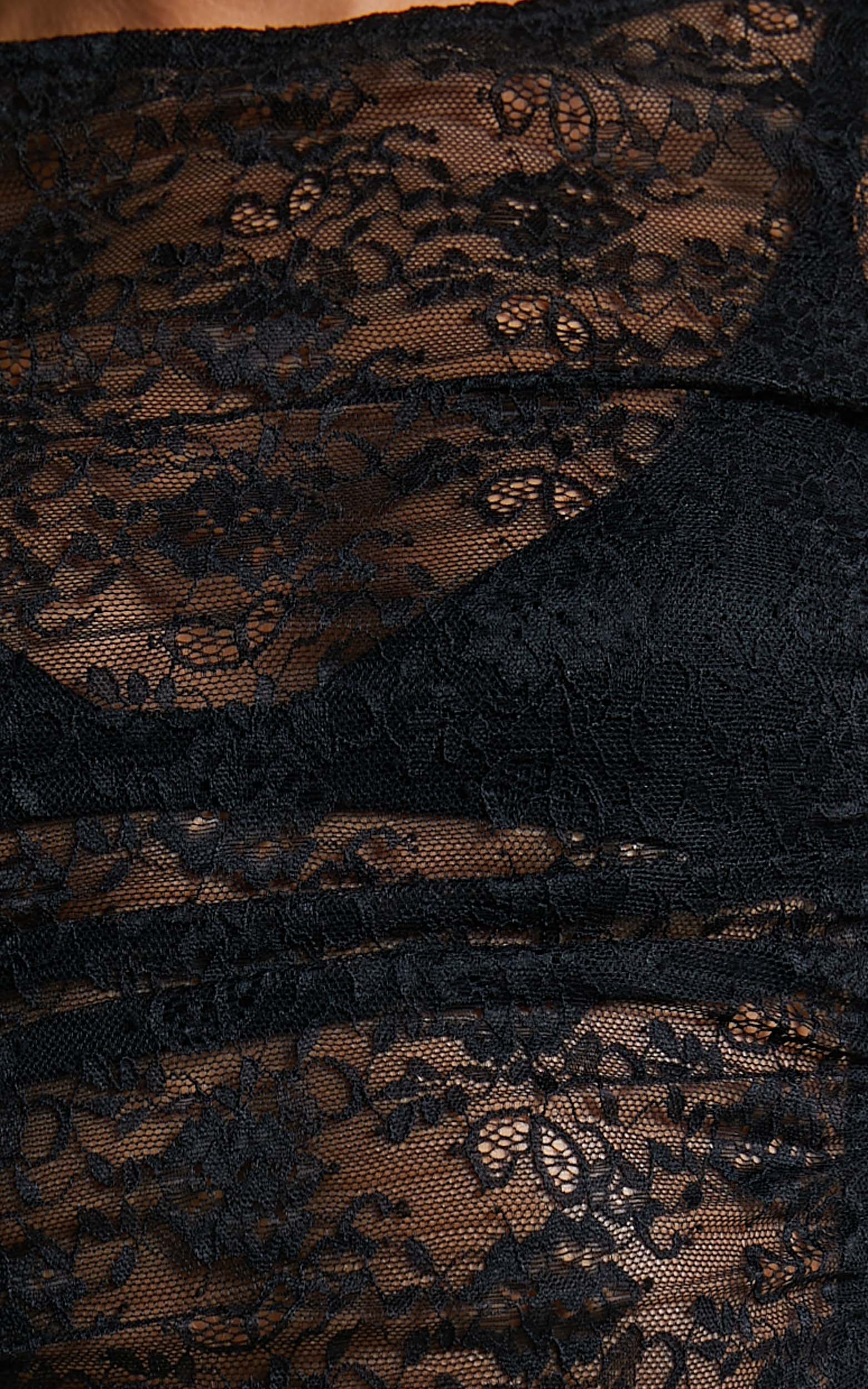 Lioness - Beguile Lace Top in Onyx