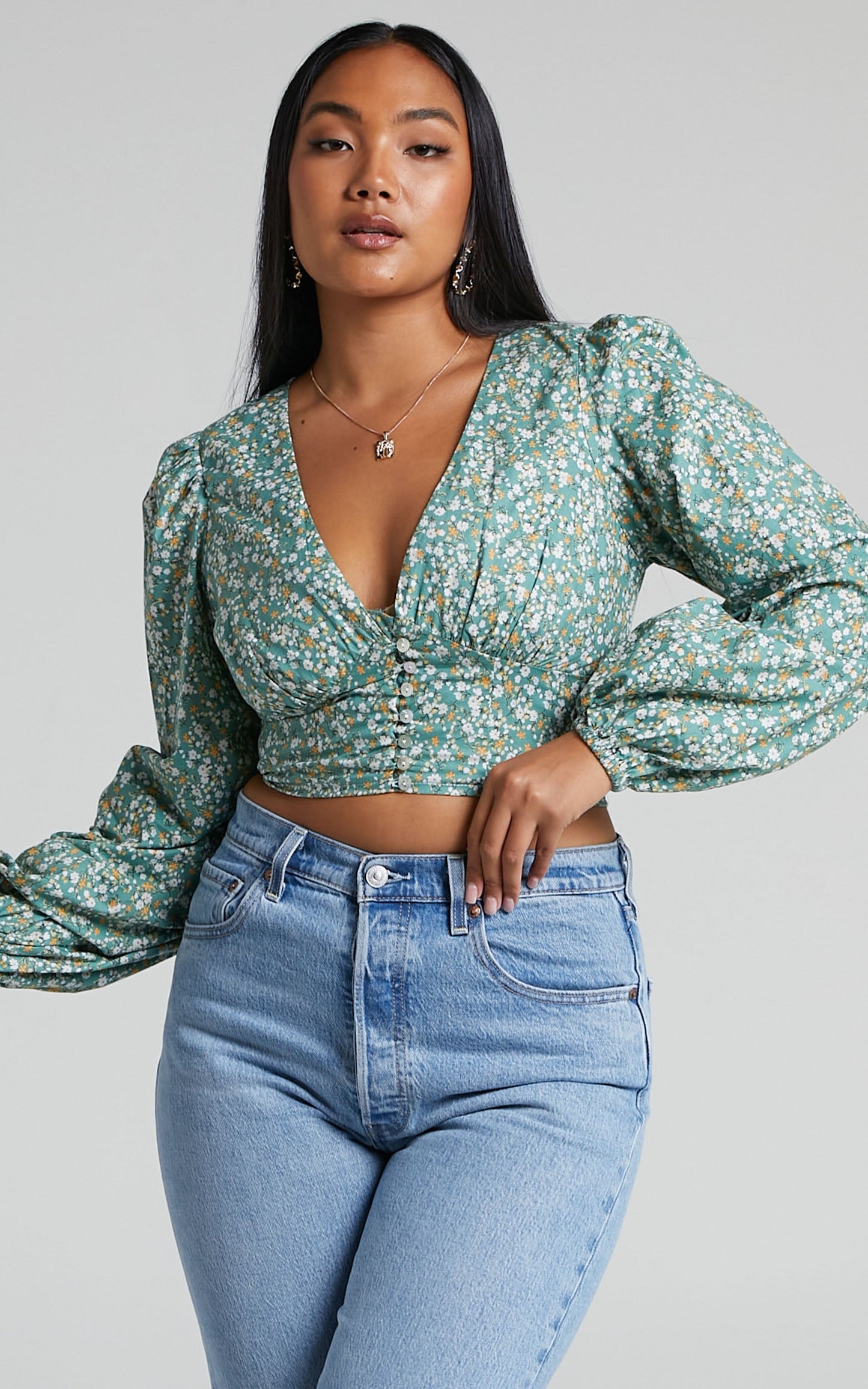 Belisario Puff Long Sleeve V Neck Crop Top in Green Floral
