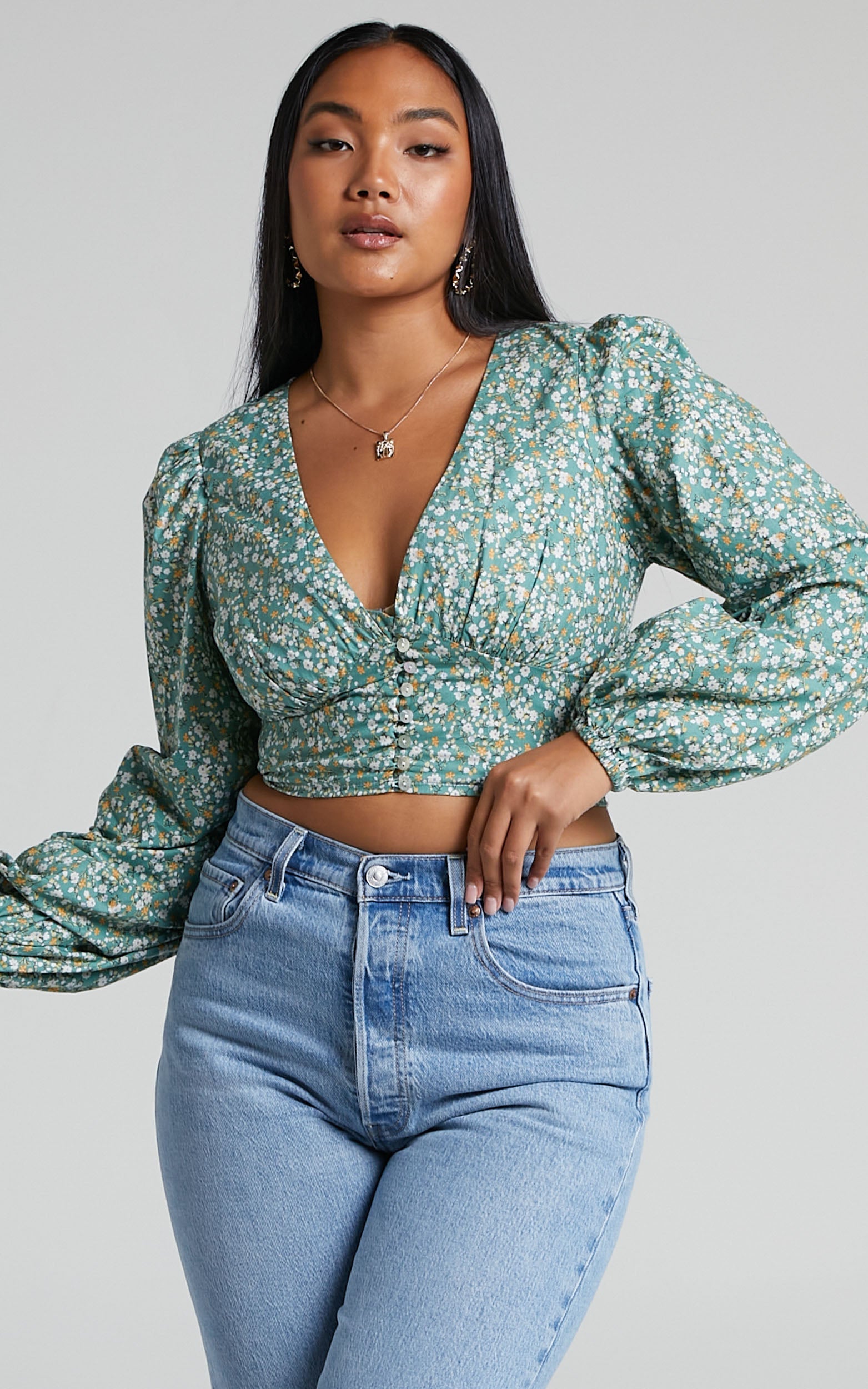 Belisario Puff Long Sleeve V Neck Crop Top in Green Floral