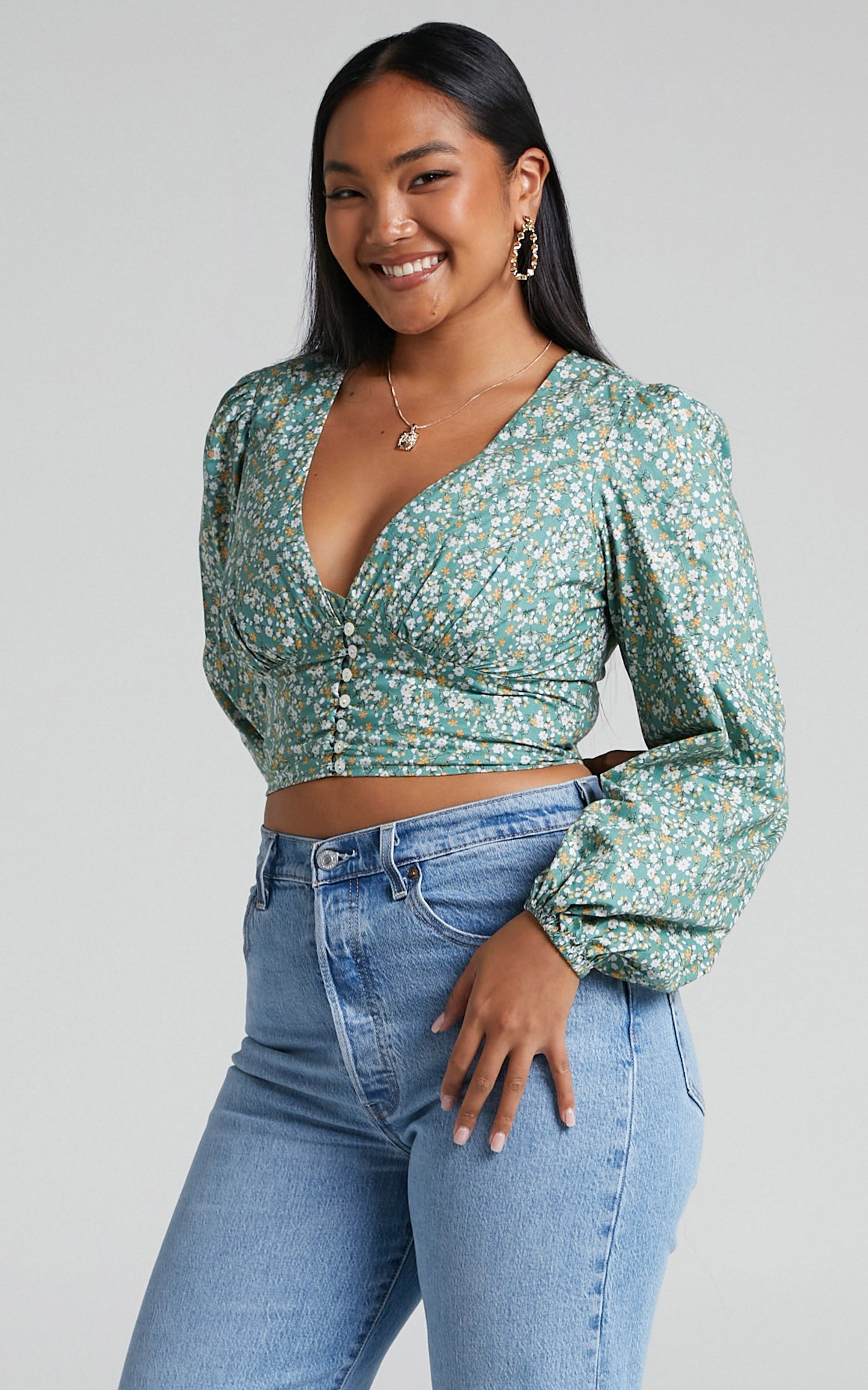 Belisario Puff Long Sleeve V Neck Crop Top in Green Floral