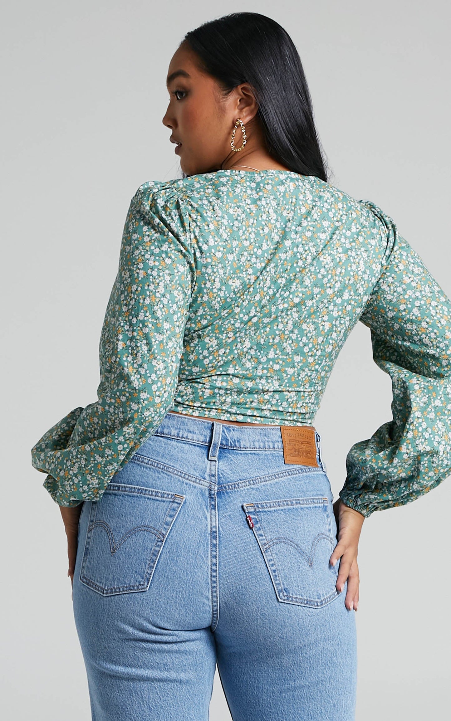 Belisario Puff Long Sleeve V Neck Crop Top in Green Floral
