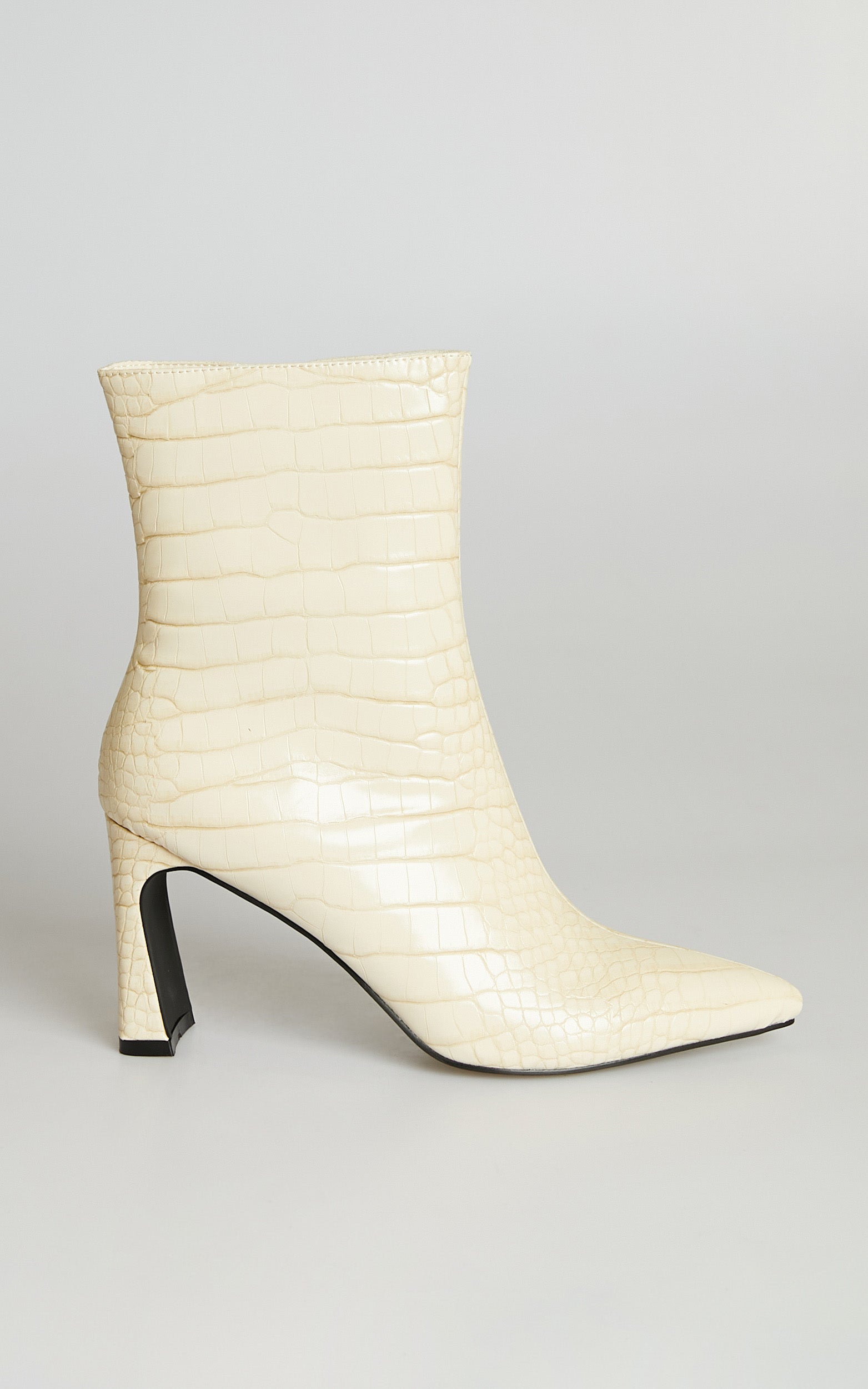 Billini - Layori Boots in White Croc