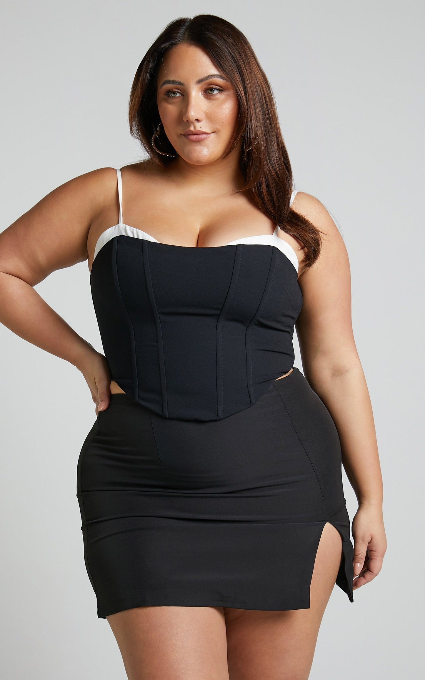 Bonne Mini Skirt - Side Split Skirt in Black