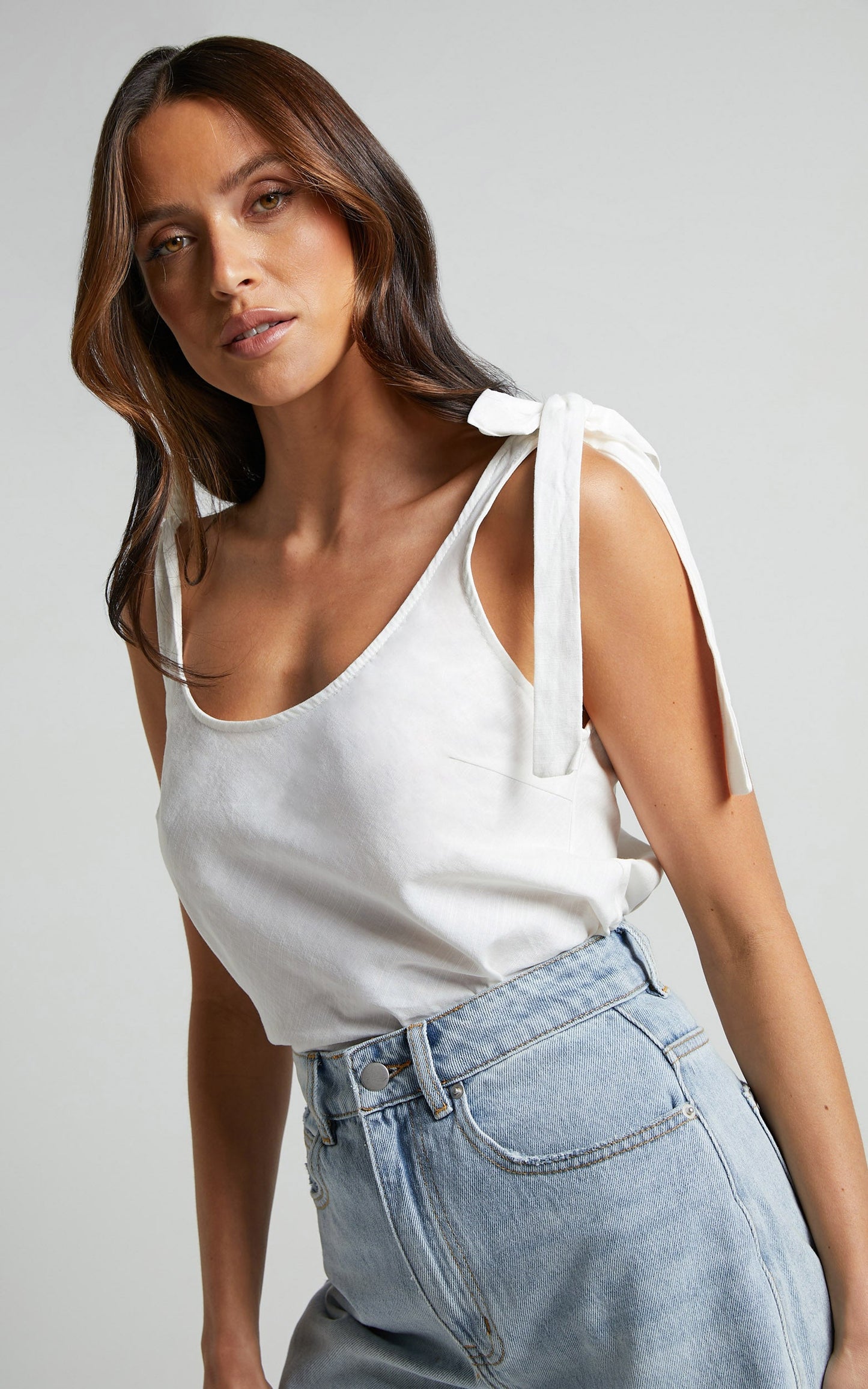 Bonnie Top - Tie Strap Scoop Neck Cami in White