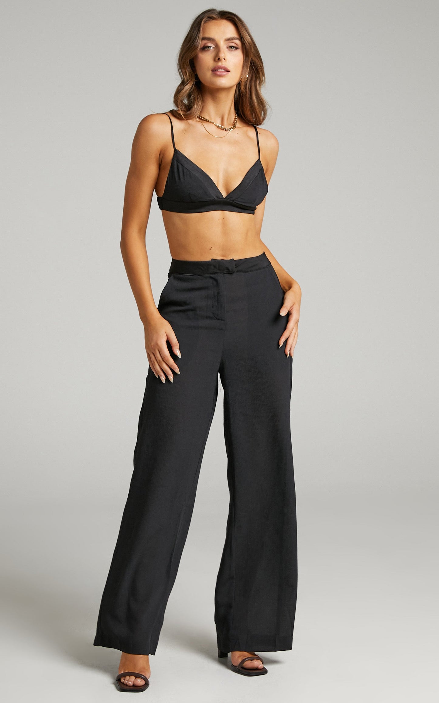 Browielyn Contrast Satin Tailored Wide Leg Pant in Black