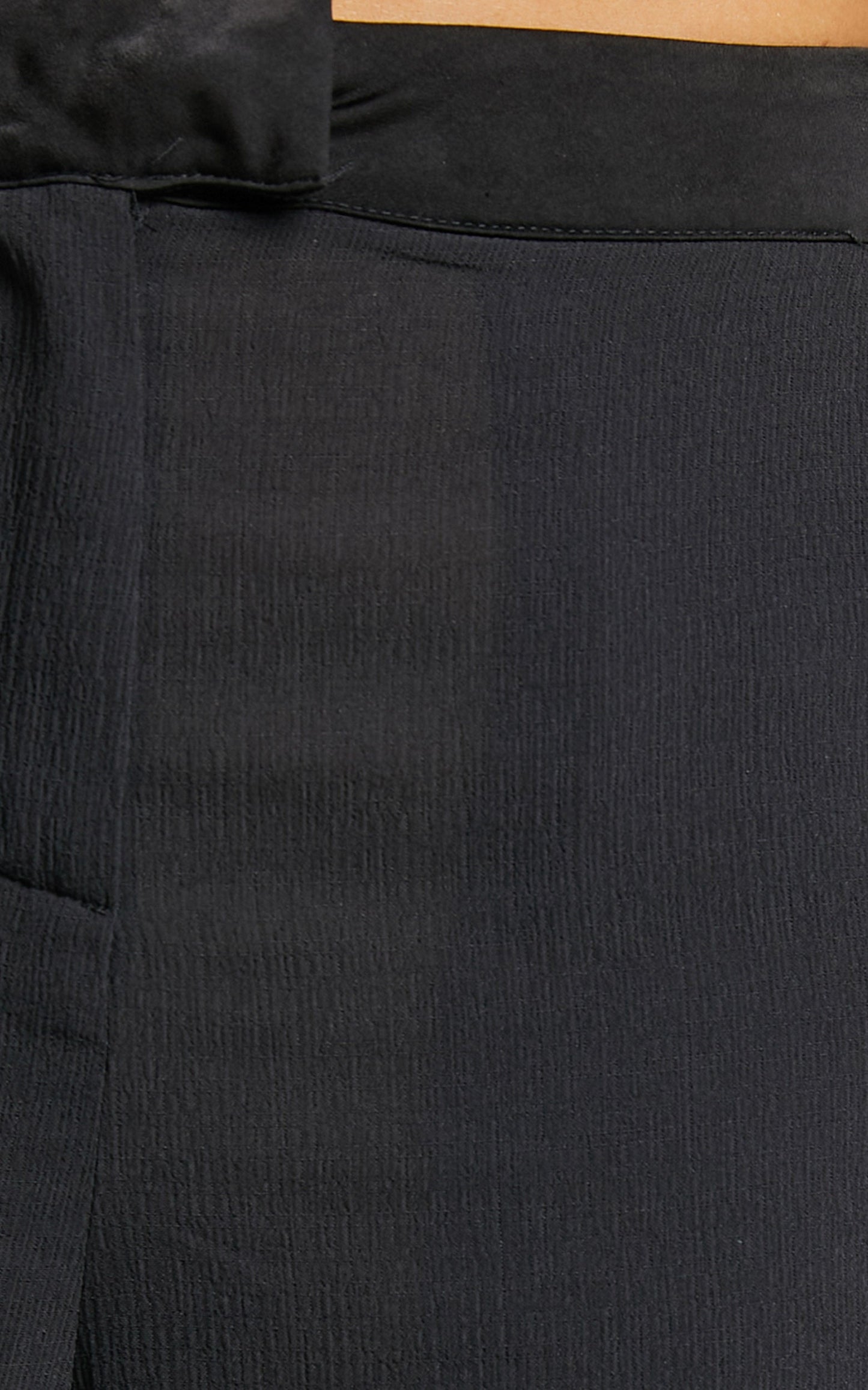 Browielyn Contrast Satin Tailored Wide Leg Pant in Black