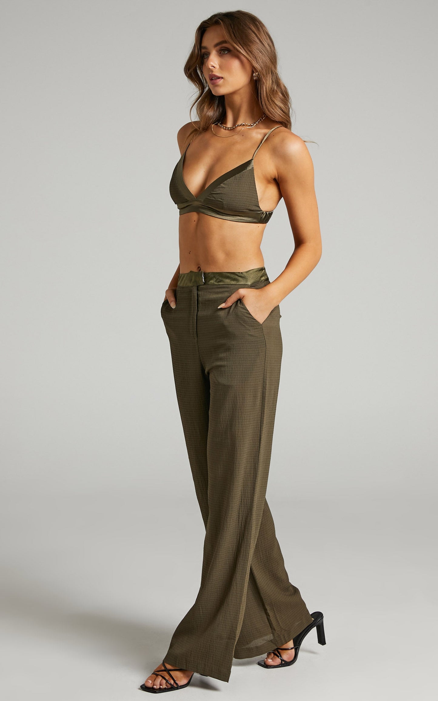 Browielyn Contrast Satin Tailored Wide Leg Pant in Olive