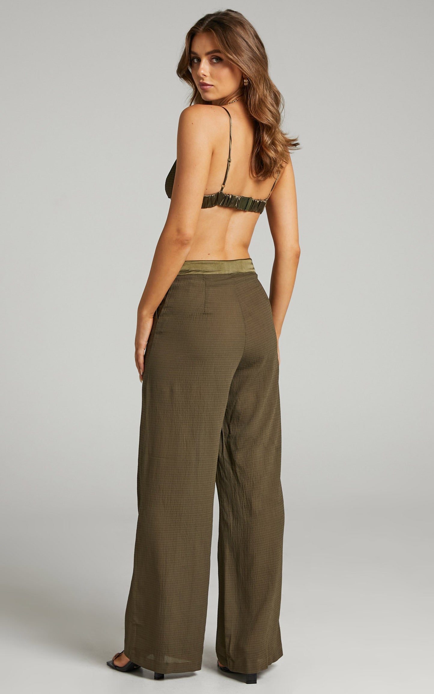 Browielyn Contrast Satin Tailored Wide Leg Pant in Olive