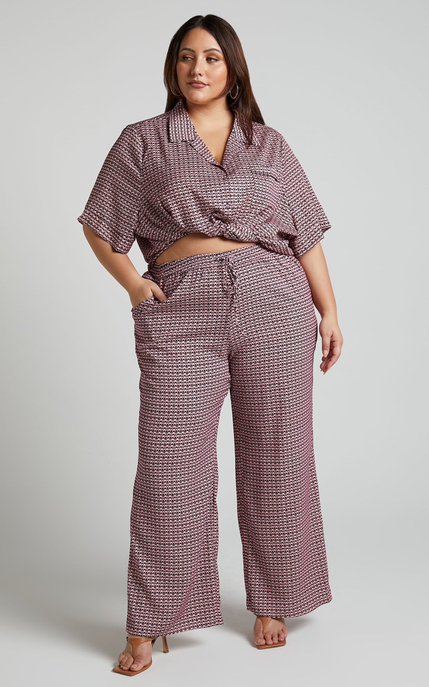 Brunita Pants - Mid Waisted Relaxed Elastic Waist Pants in Pink Wave
