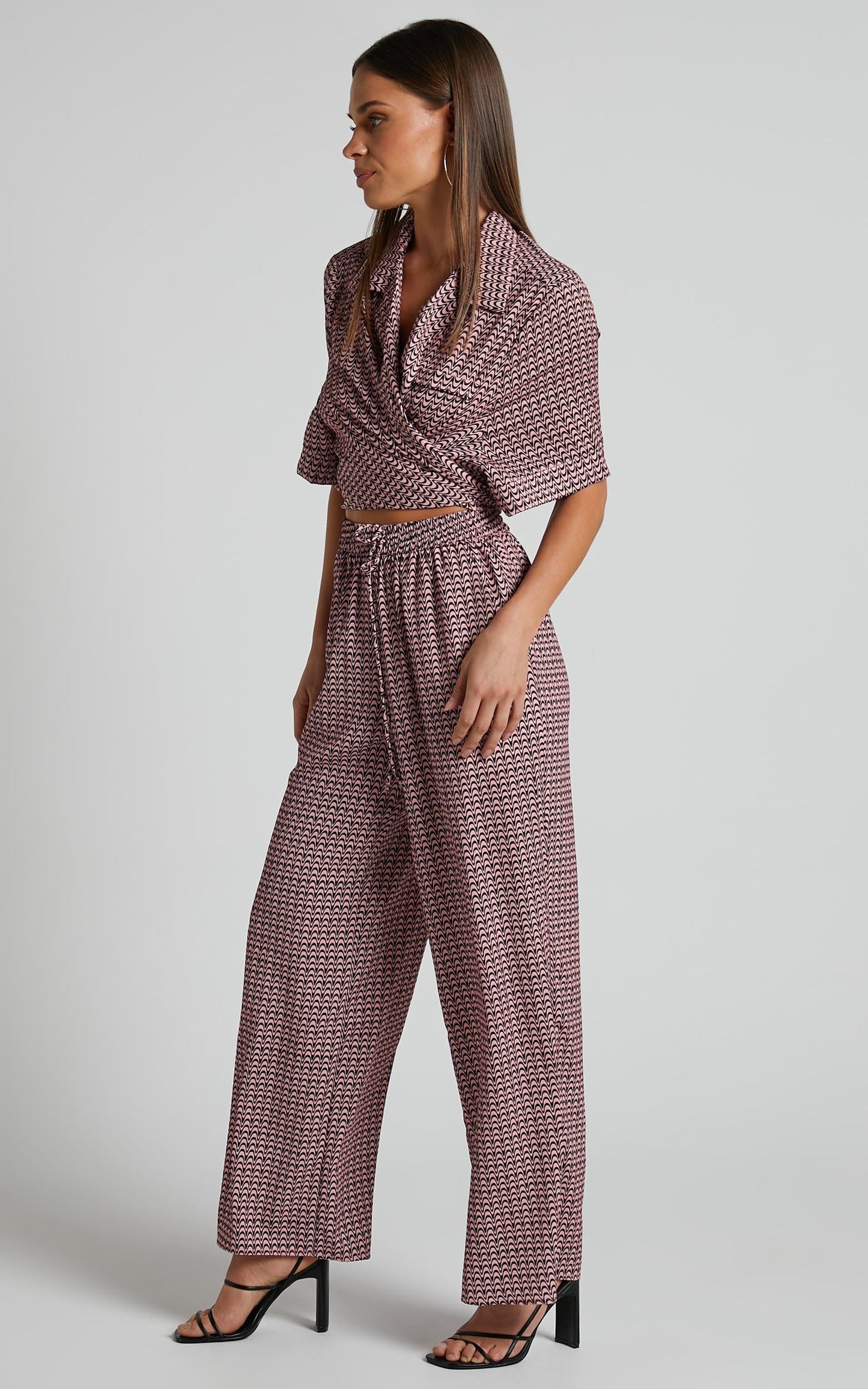 Brunita Pants - Mid Waisted Relaxed Elastic Waist Pants in Pink Wave