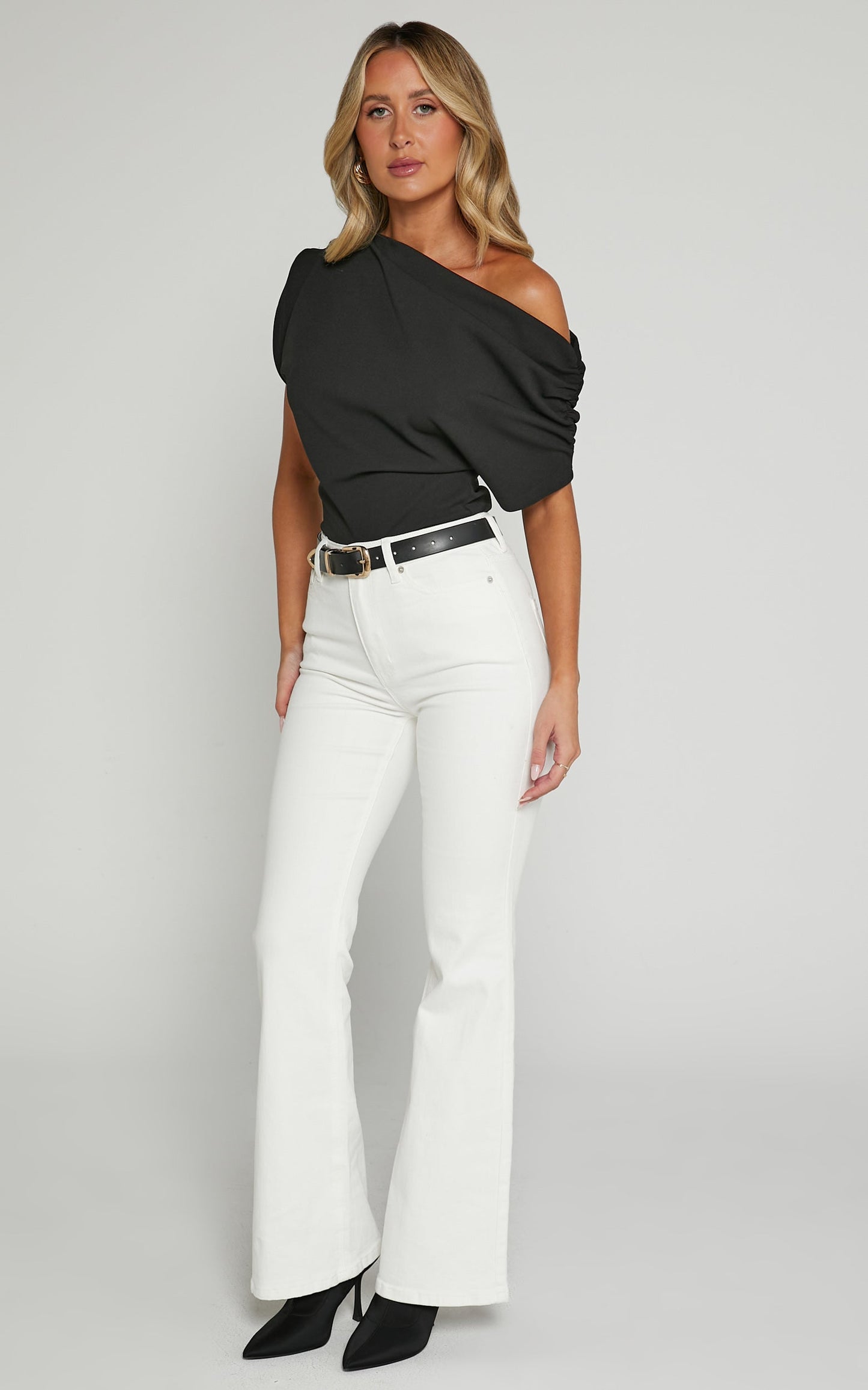 Bubby Jeans - Mid Rise Flared Denim Jeans in White