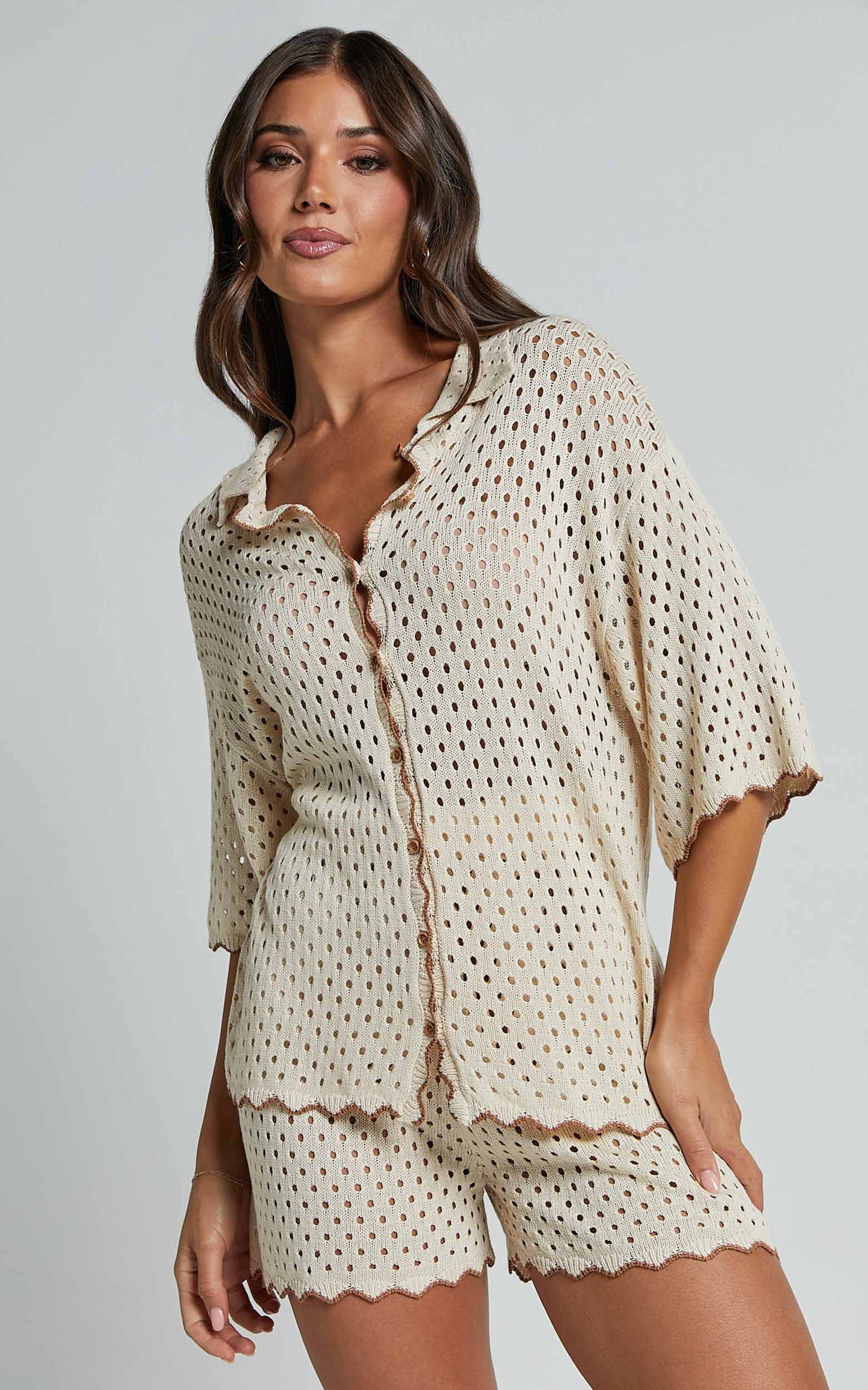 Caja Shirt - Button Up Wavy Hem Knit Shirt in Nutmeg/Shell