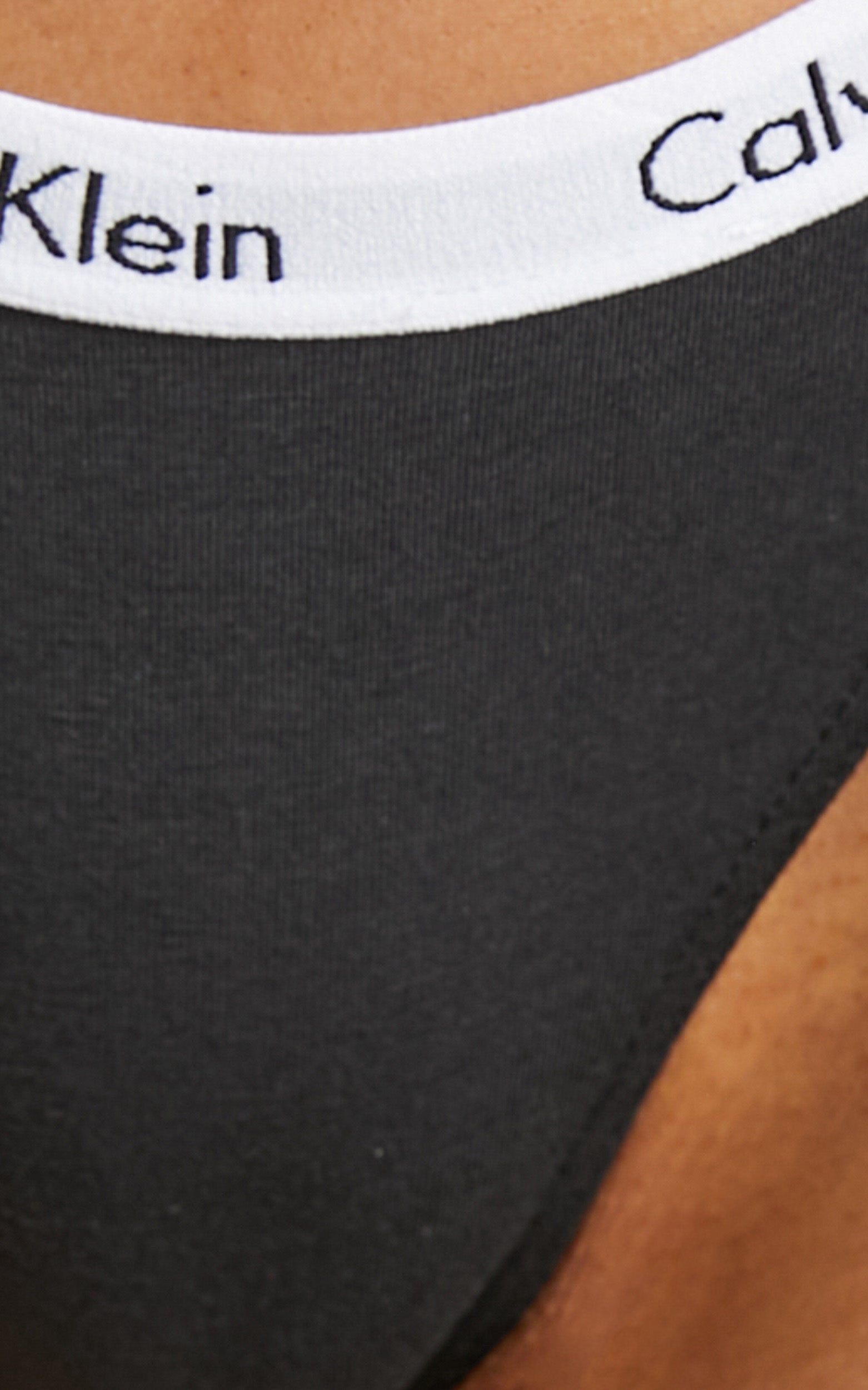 Calvin Klein - CAROUSEL THONG in Black