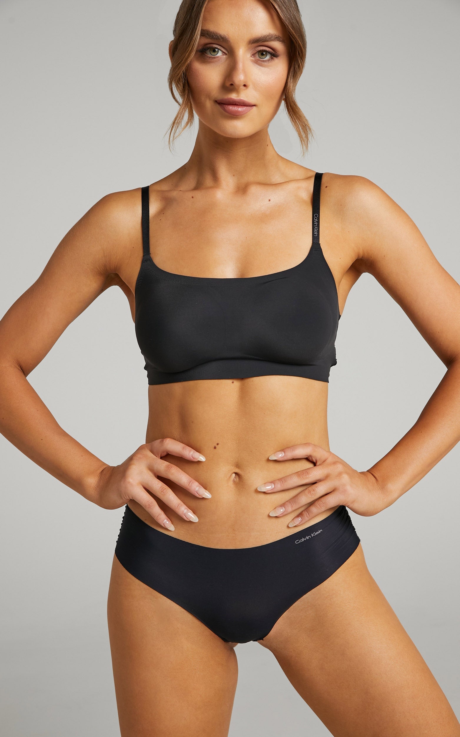 Calvin Klein - INVISIBLES HIPSTER in Black