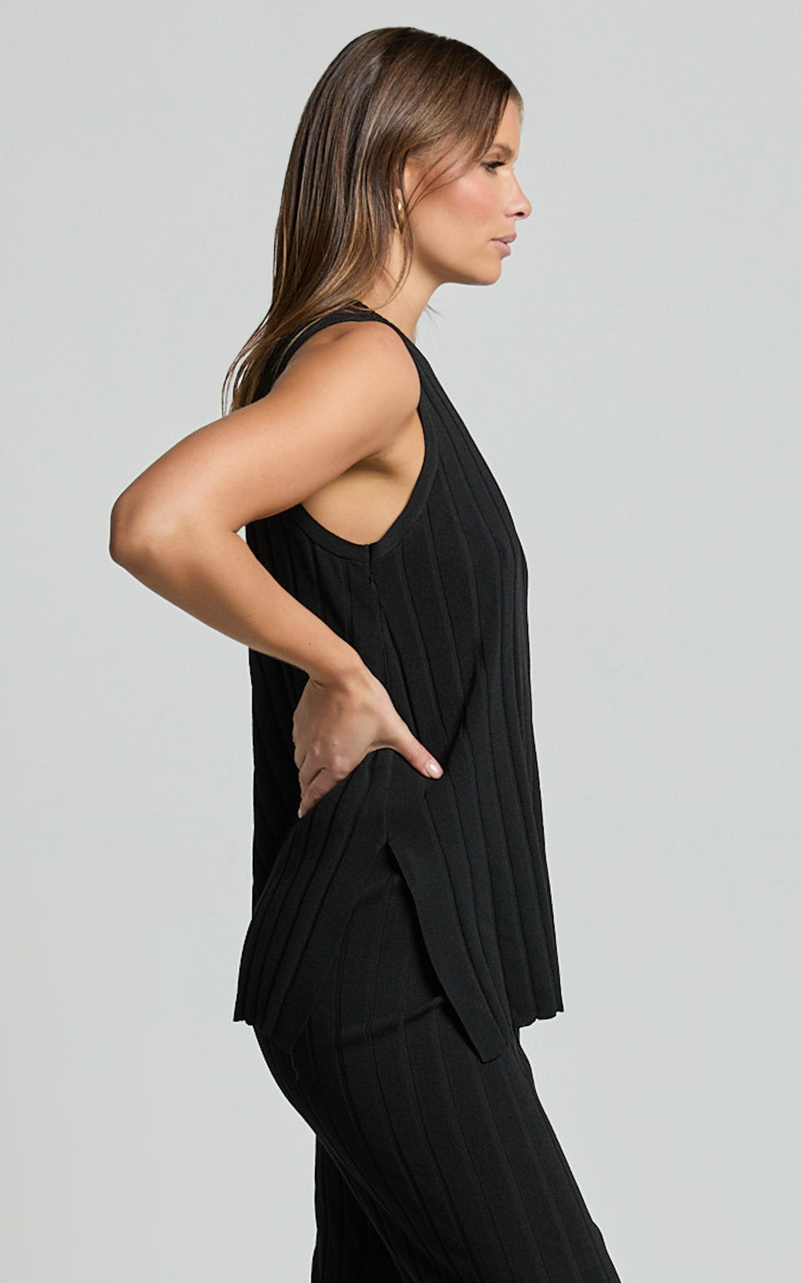 Candice Top - Crew Neck Sleeveless Knit Top in Black
