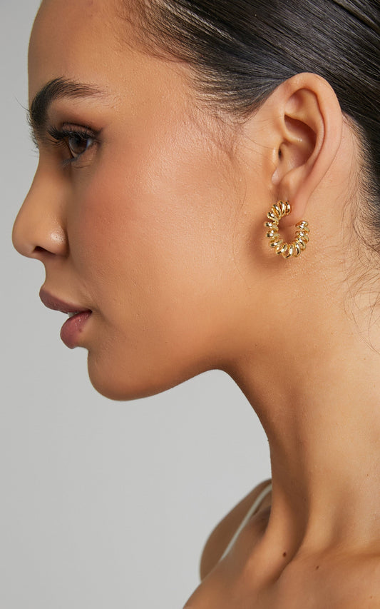 Carol Spiral Hoop Earrings in Gold