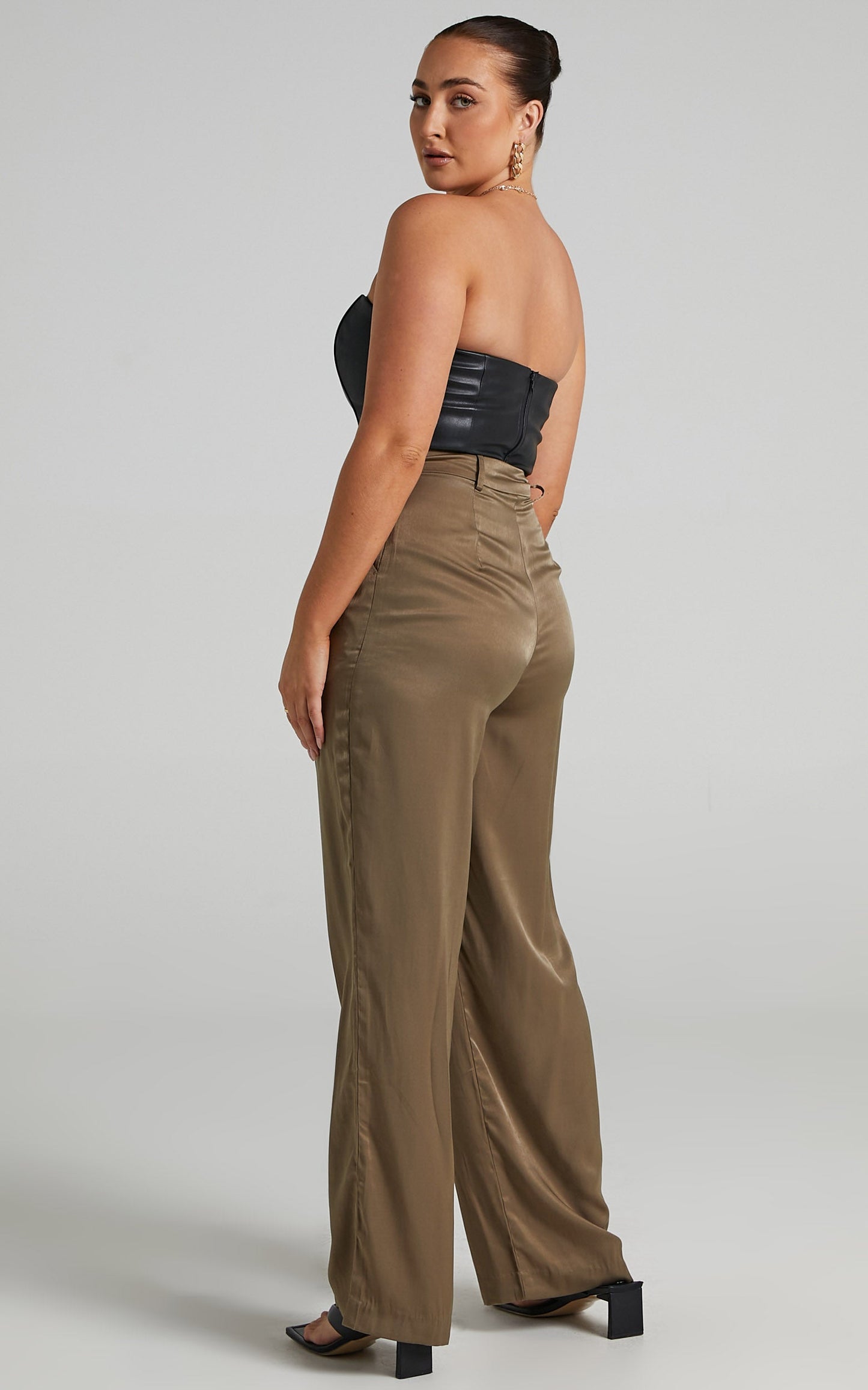 Carrey Pants - Tailored Wide Leg Pants in Khaki