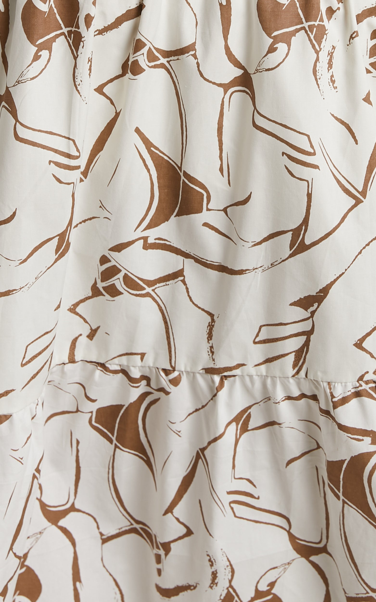 Cecelia Midi Dress - Plunge Neck Puff Sleeve Patterned Dress in Beige Palm