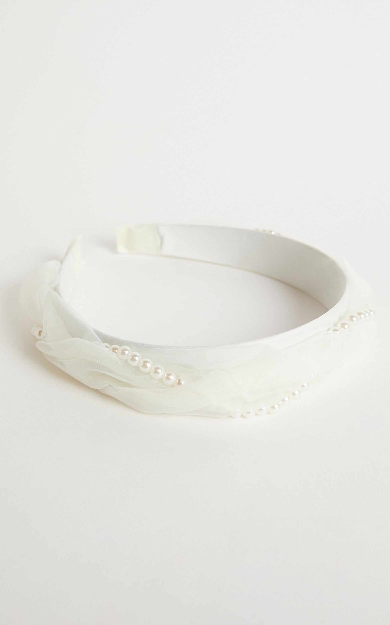 Ceira Lace Pearl Headband in White Pearl